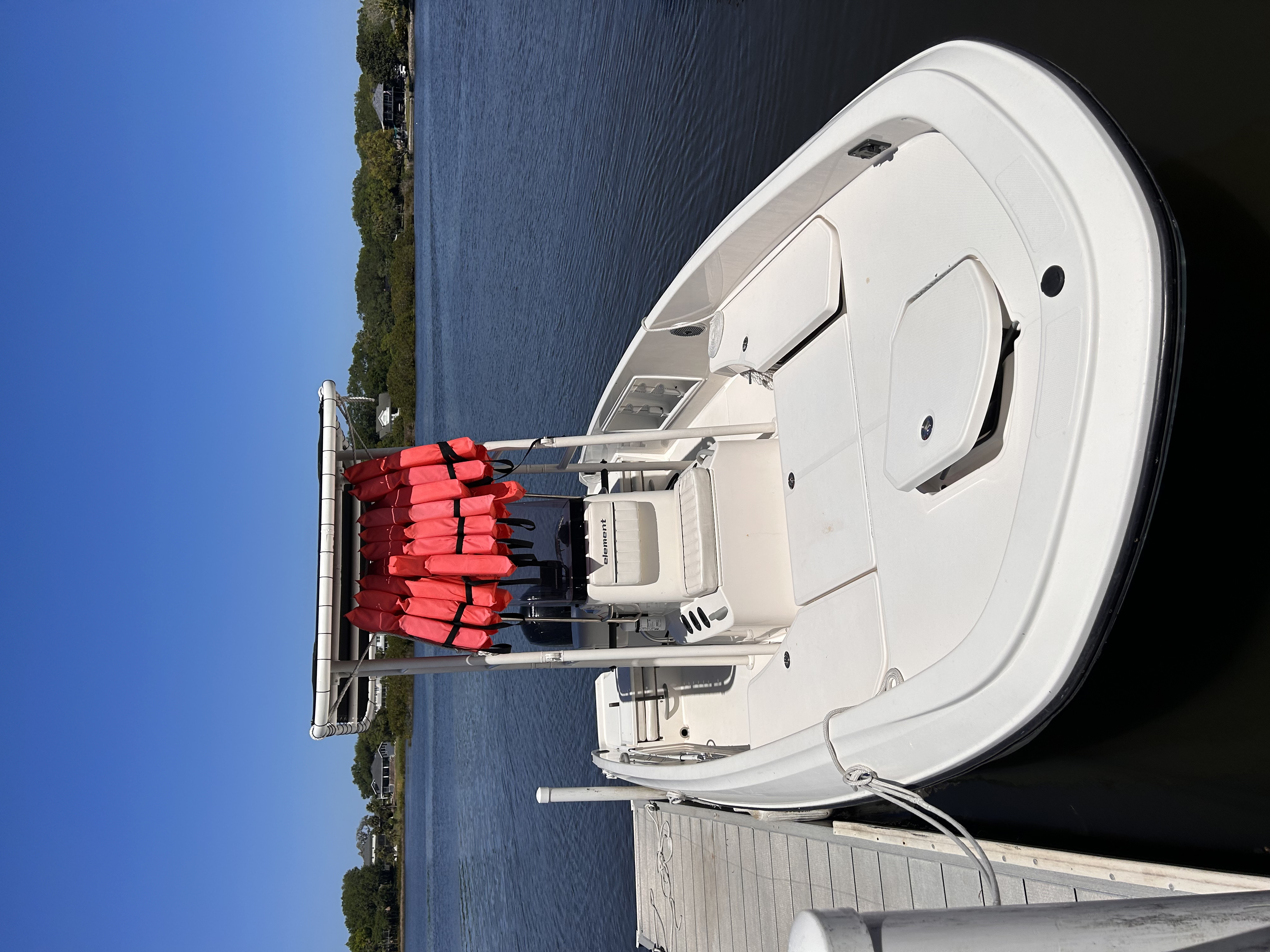 Magier Element (21' Bayliner F21 ELEMENT Bay 150HP Mercury)
