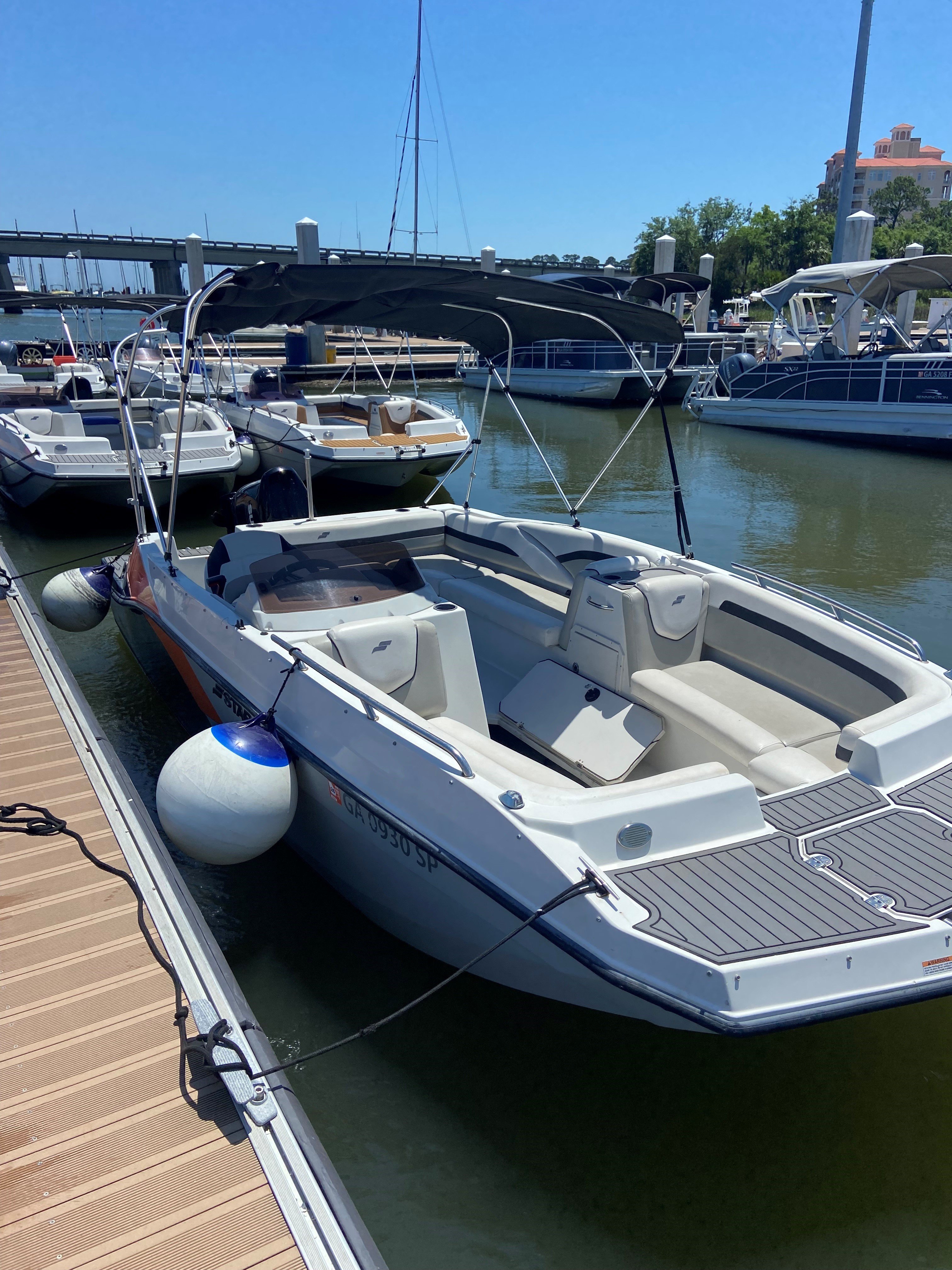 Freedom XLVII (Starcraft 20') Deckboat