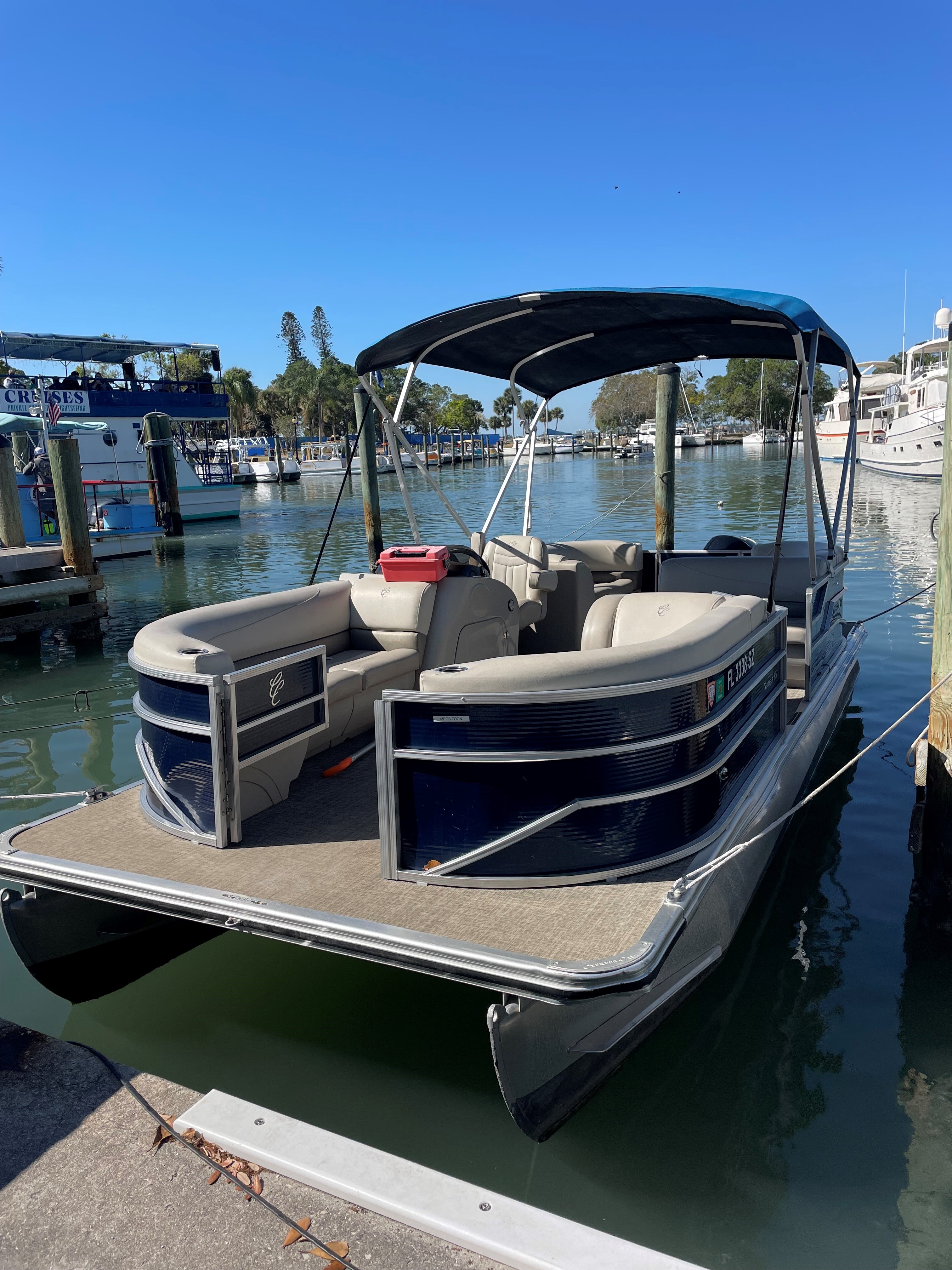 MEG'S TOON (22 FT Pontoon 115 HP - Fishing or Cruising)