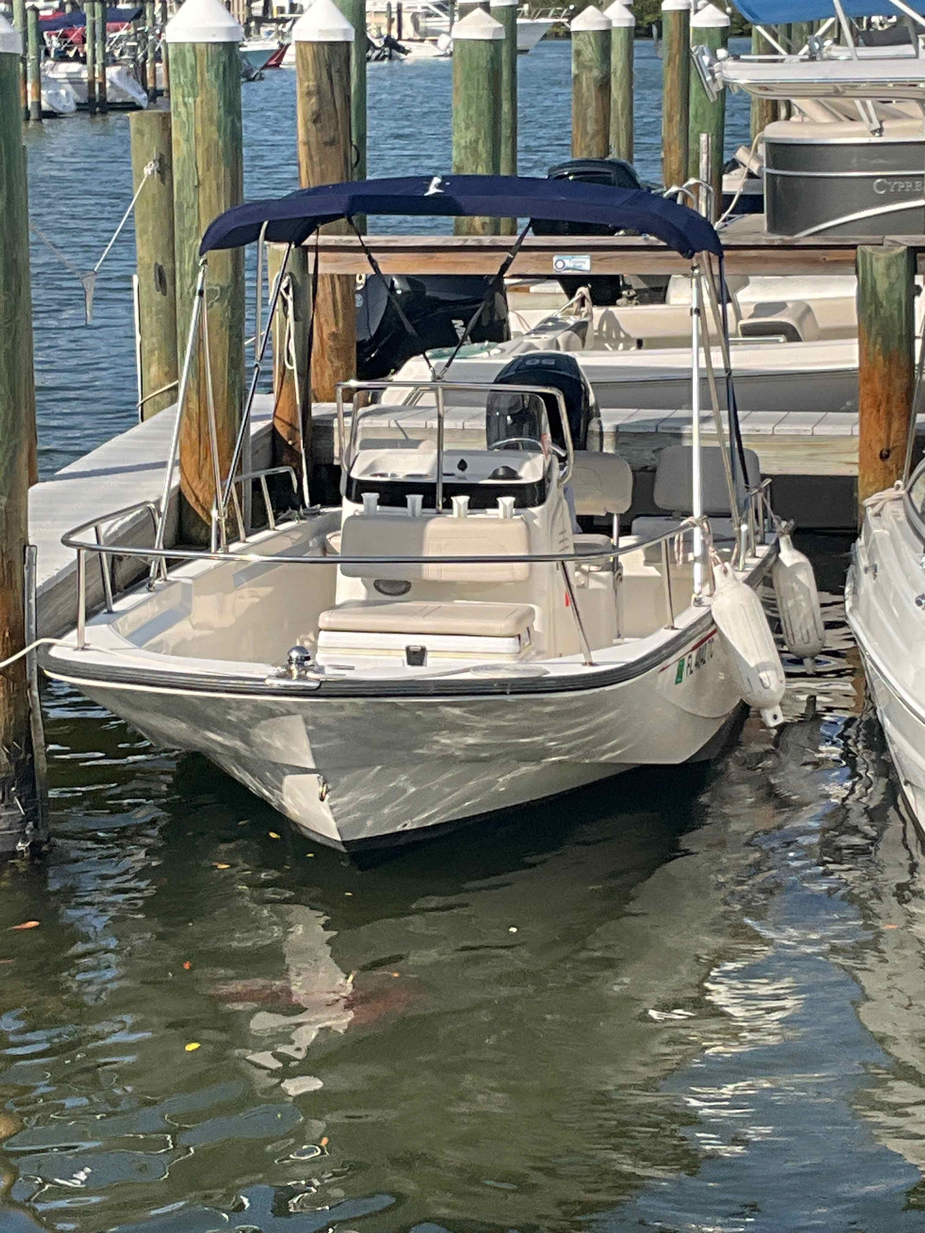 GOOD SIDE (17' Center Console-Boston Whaler- 90 HP-Fishing)