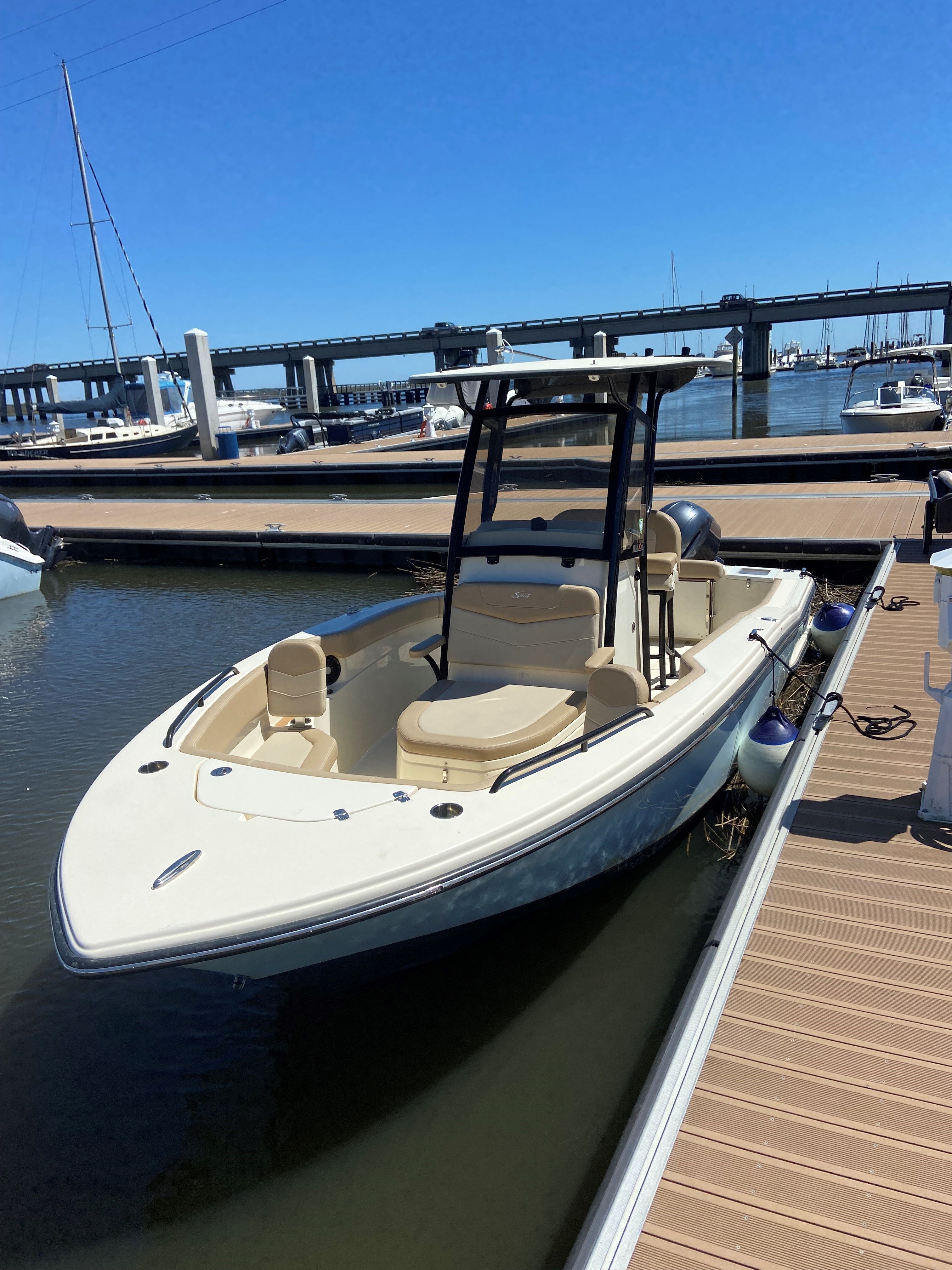 Freedom XXIV (SCOUT 215XSF Hardtop Center Console)