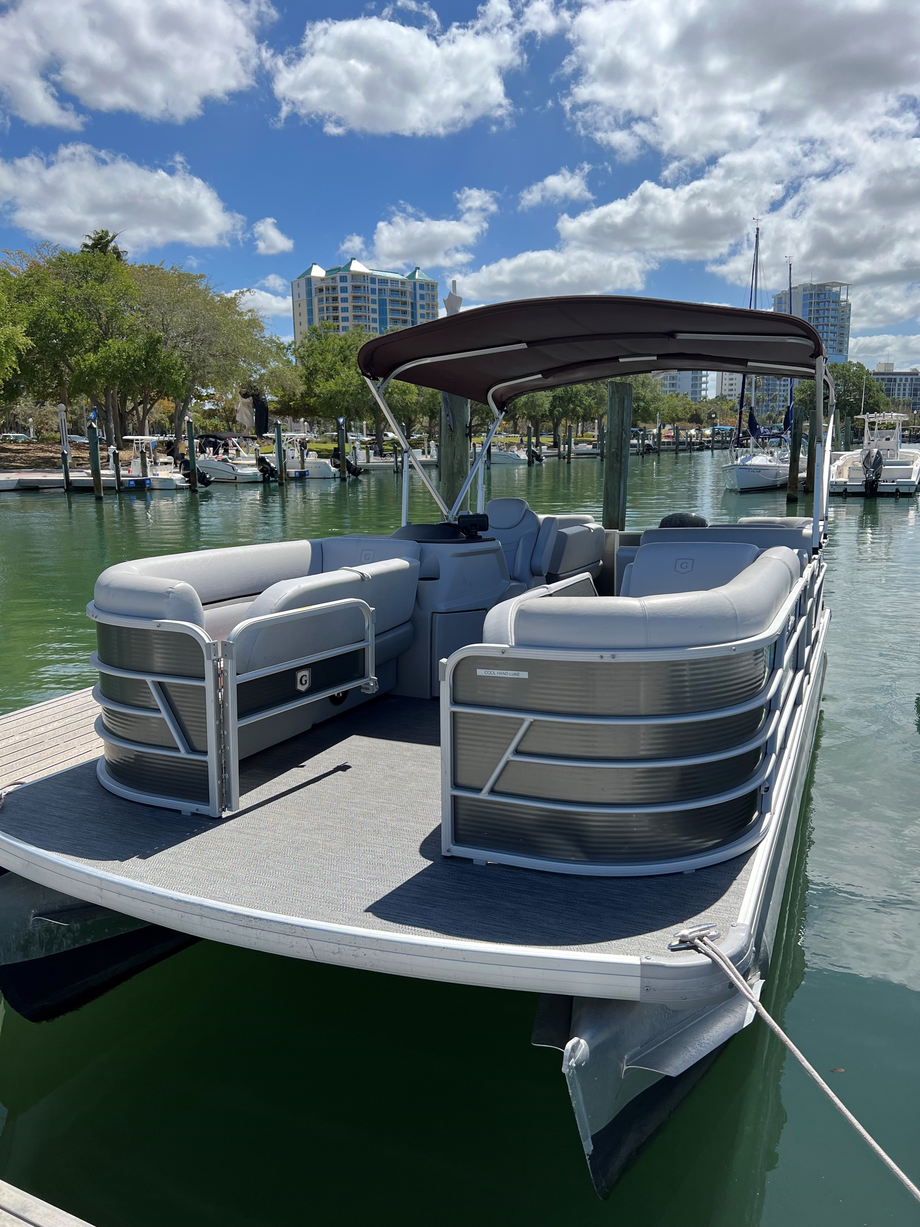 What Up Sun! (22 FT Sweetwater Pontoon 115 HP - Fishing or Cruising)