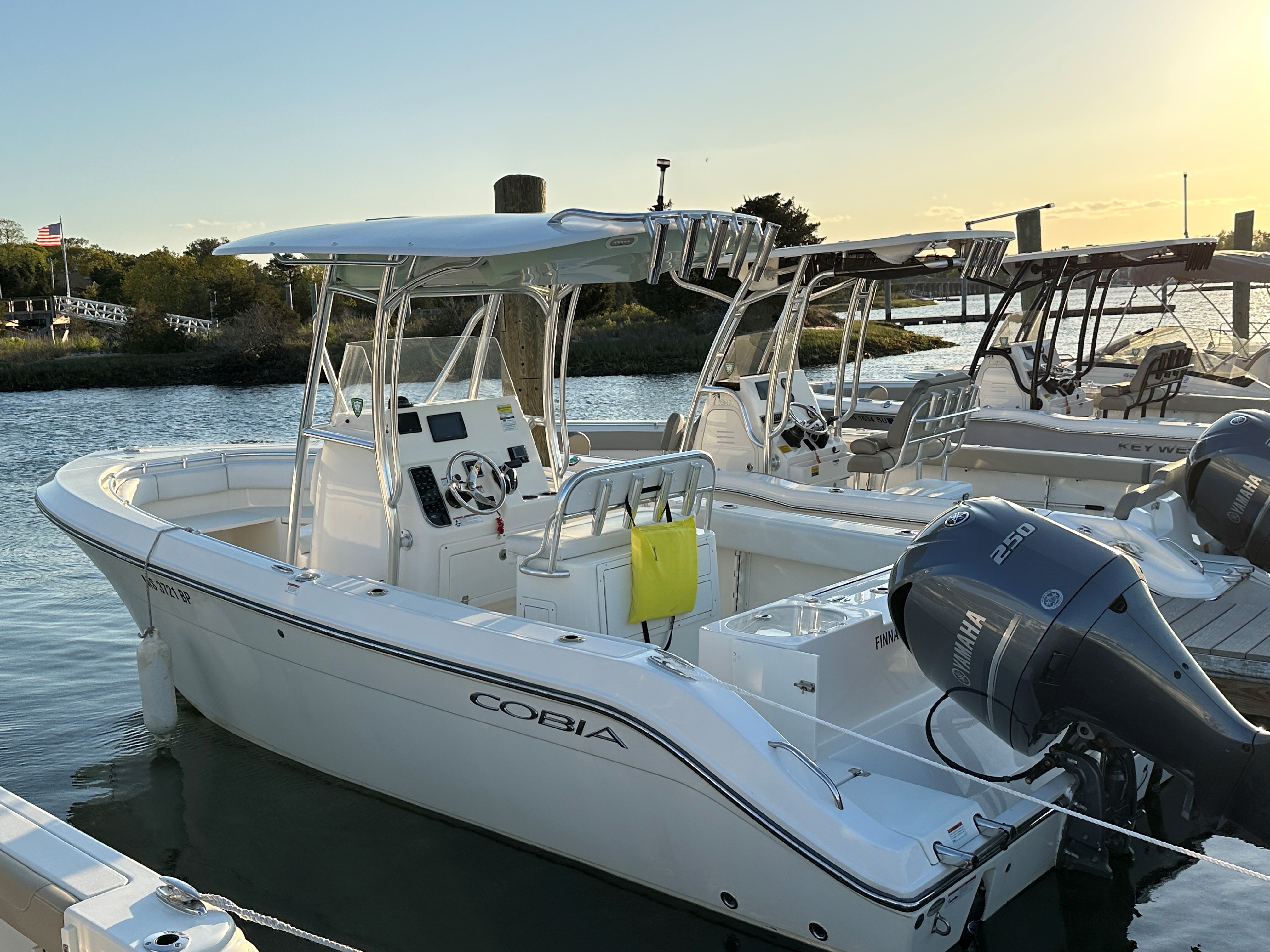 Great White - 23' CC (No Inshore Use, Off Shore Only)