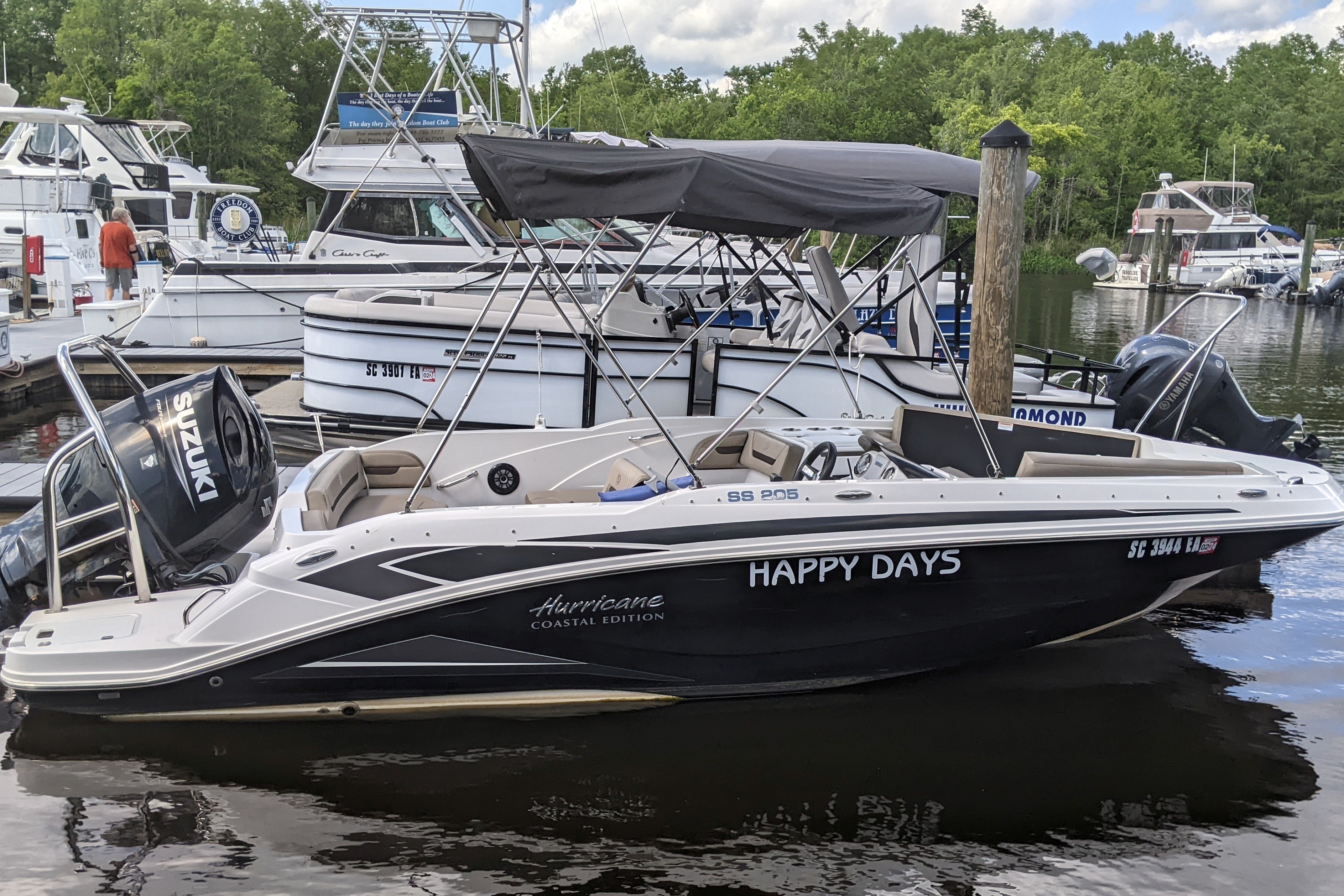 HAPPY DAYS - NO FISHING - Deck Boat