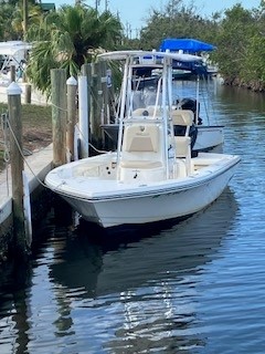 UNITY (21FT Center Console Pathfinder 150 HP Fishing