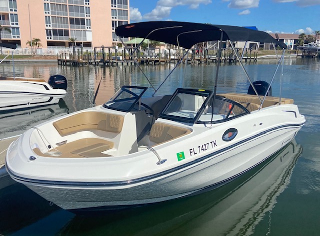 HOT TOPIC (SWFL)  (Bayliner 22' Deck Boat 150 HP - Cruising)