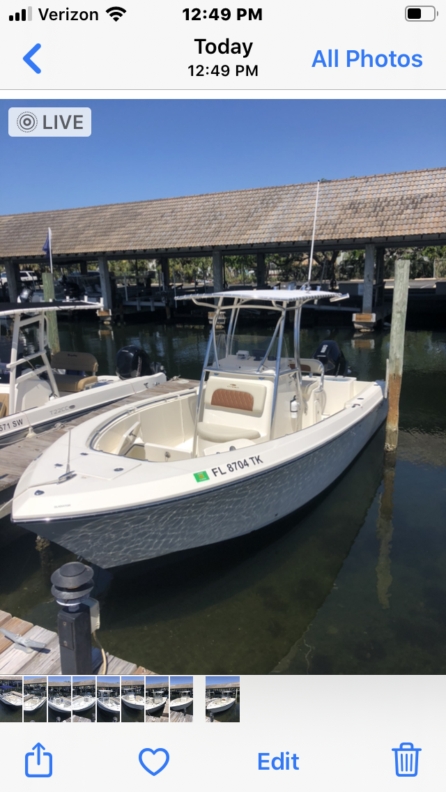 GLADIATOR  (24' Offshore Center Console 250HP - fishing)