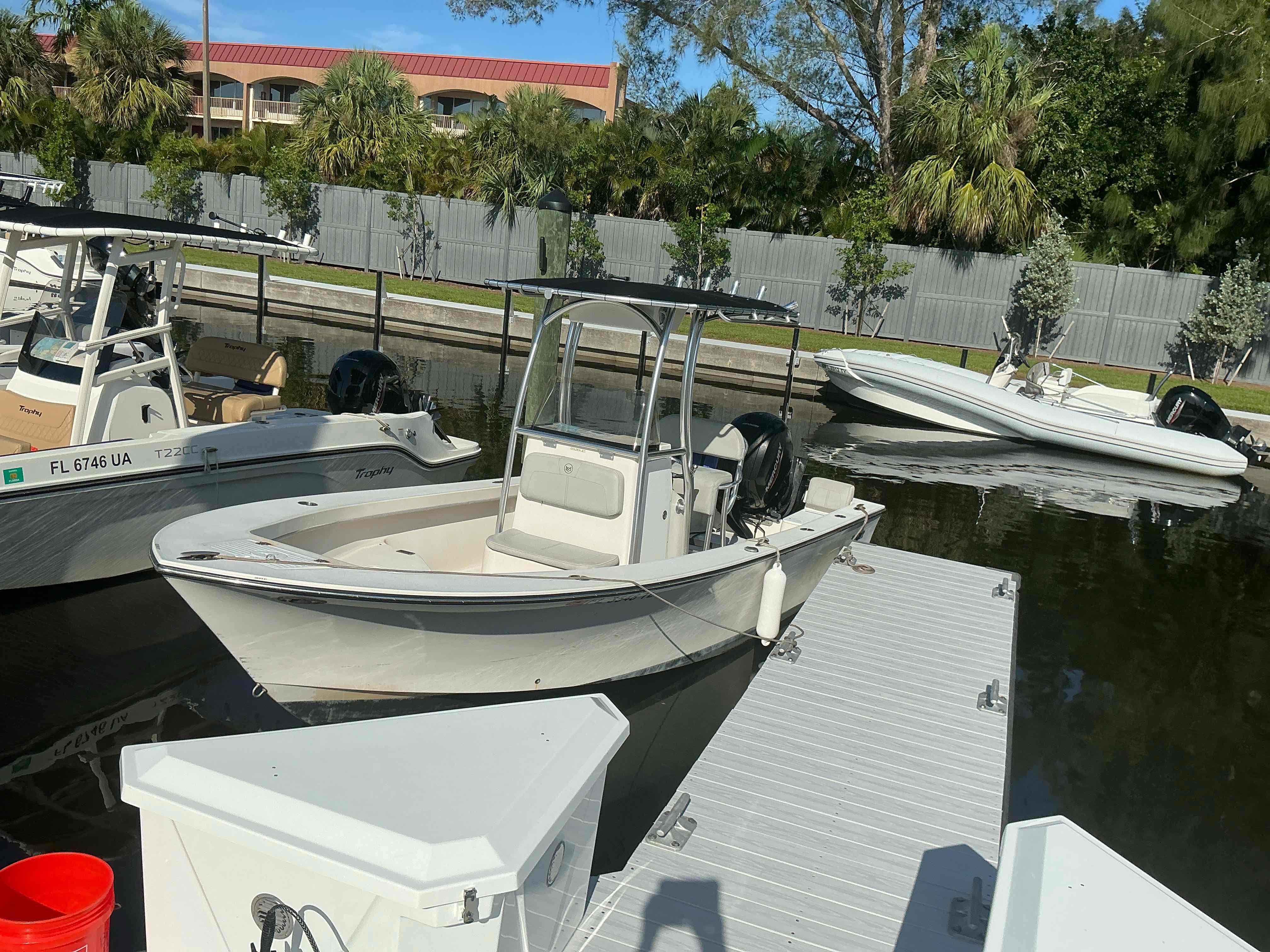 GOLDEN JET (20FT Maycraft  Center Console - 150 HP- Near Shore Fishing)