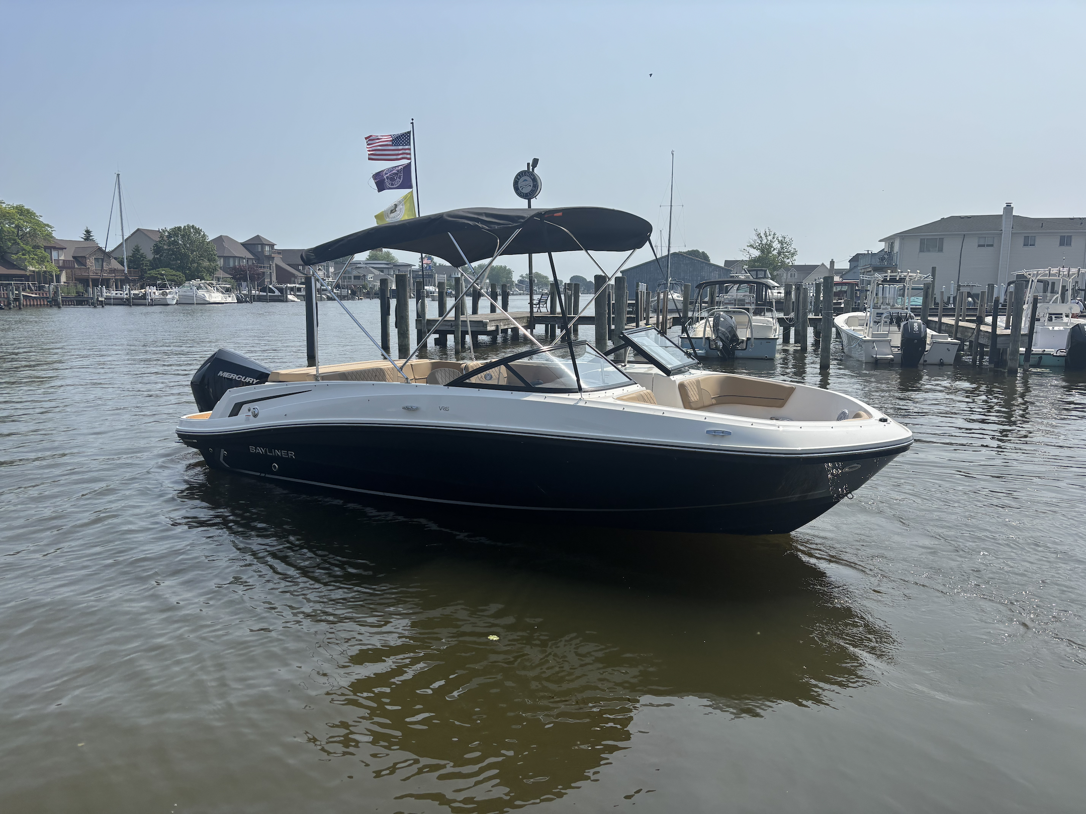 Bayliner VR6 - Black