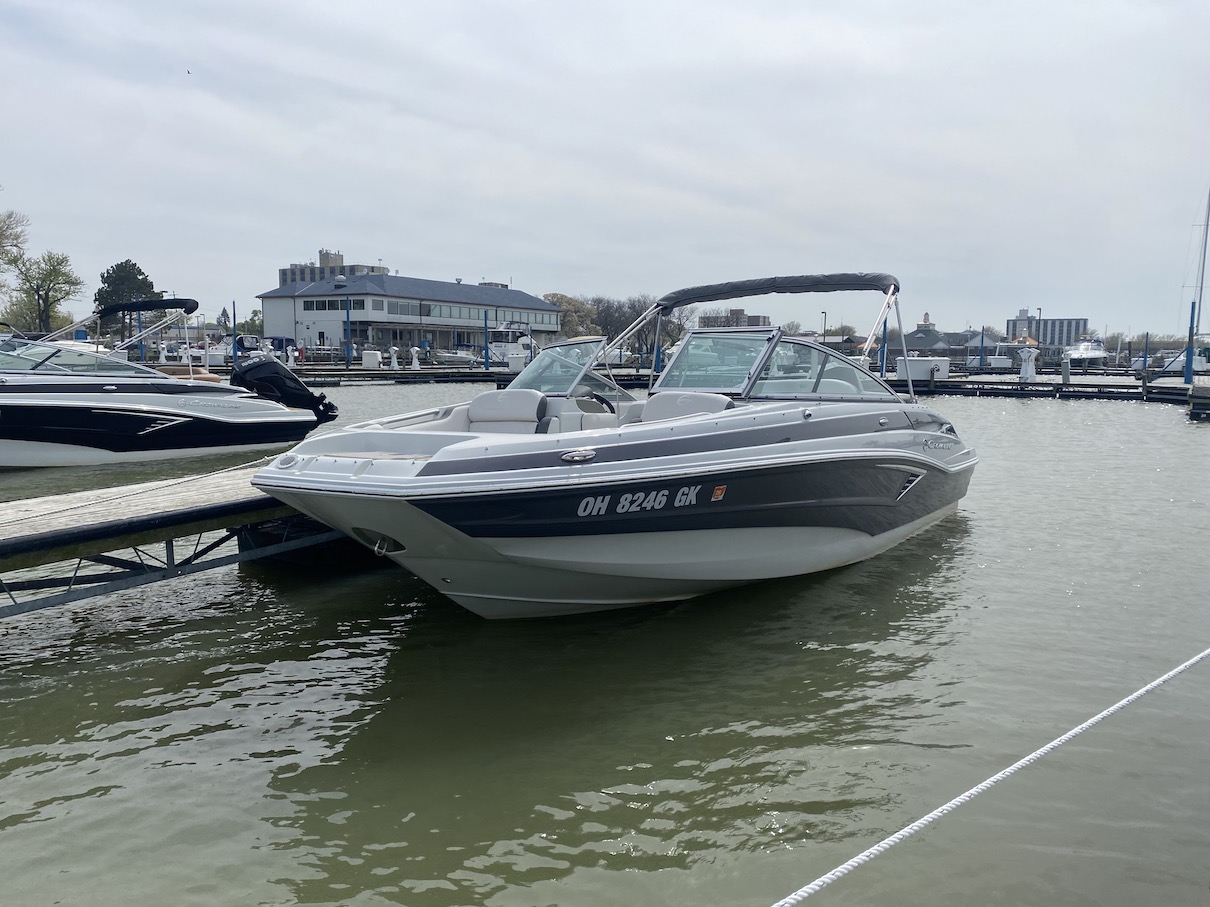 21' Bow Rider - 3011 - No Fishing