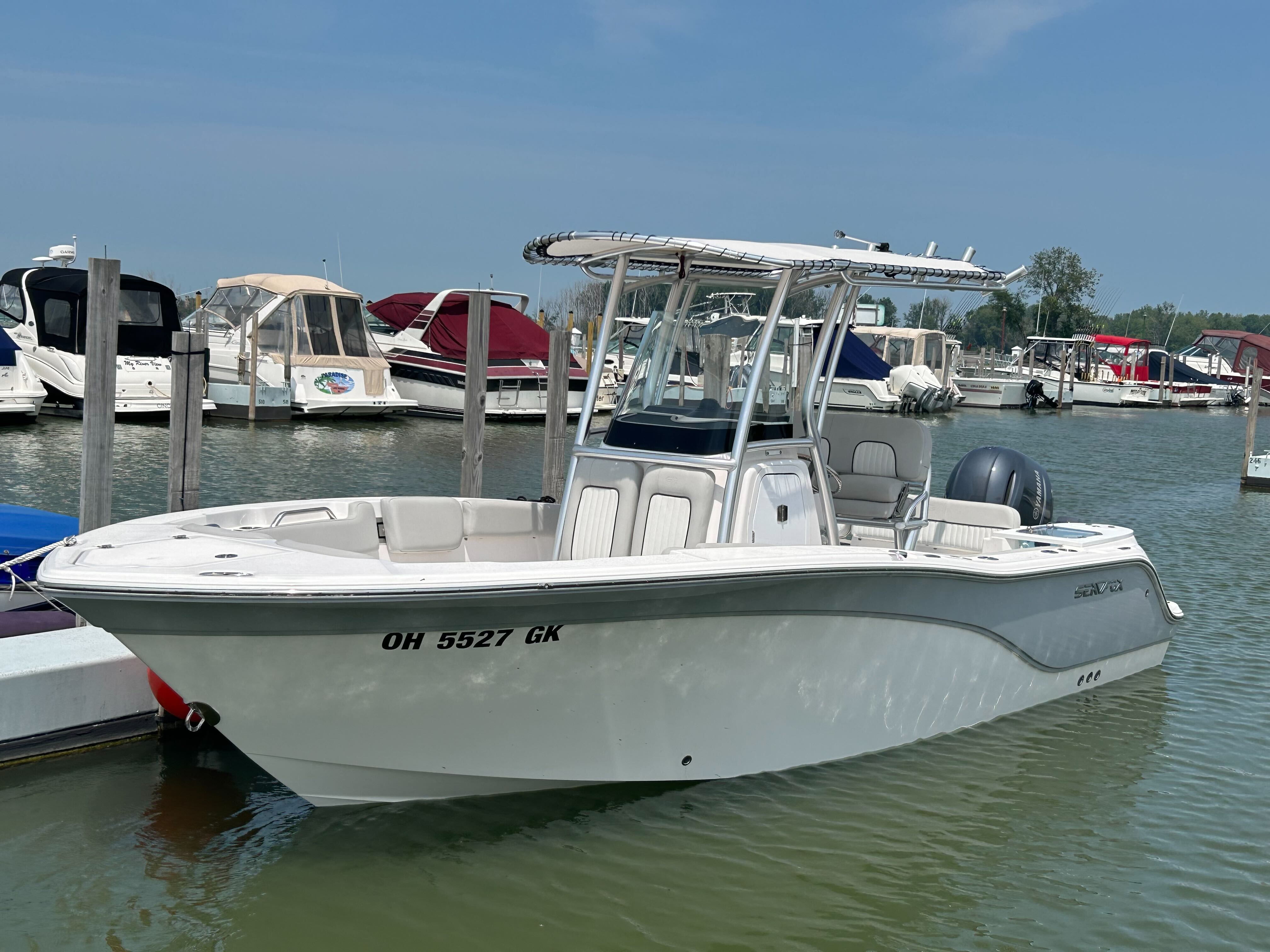 22' Center Console - 4032