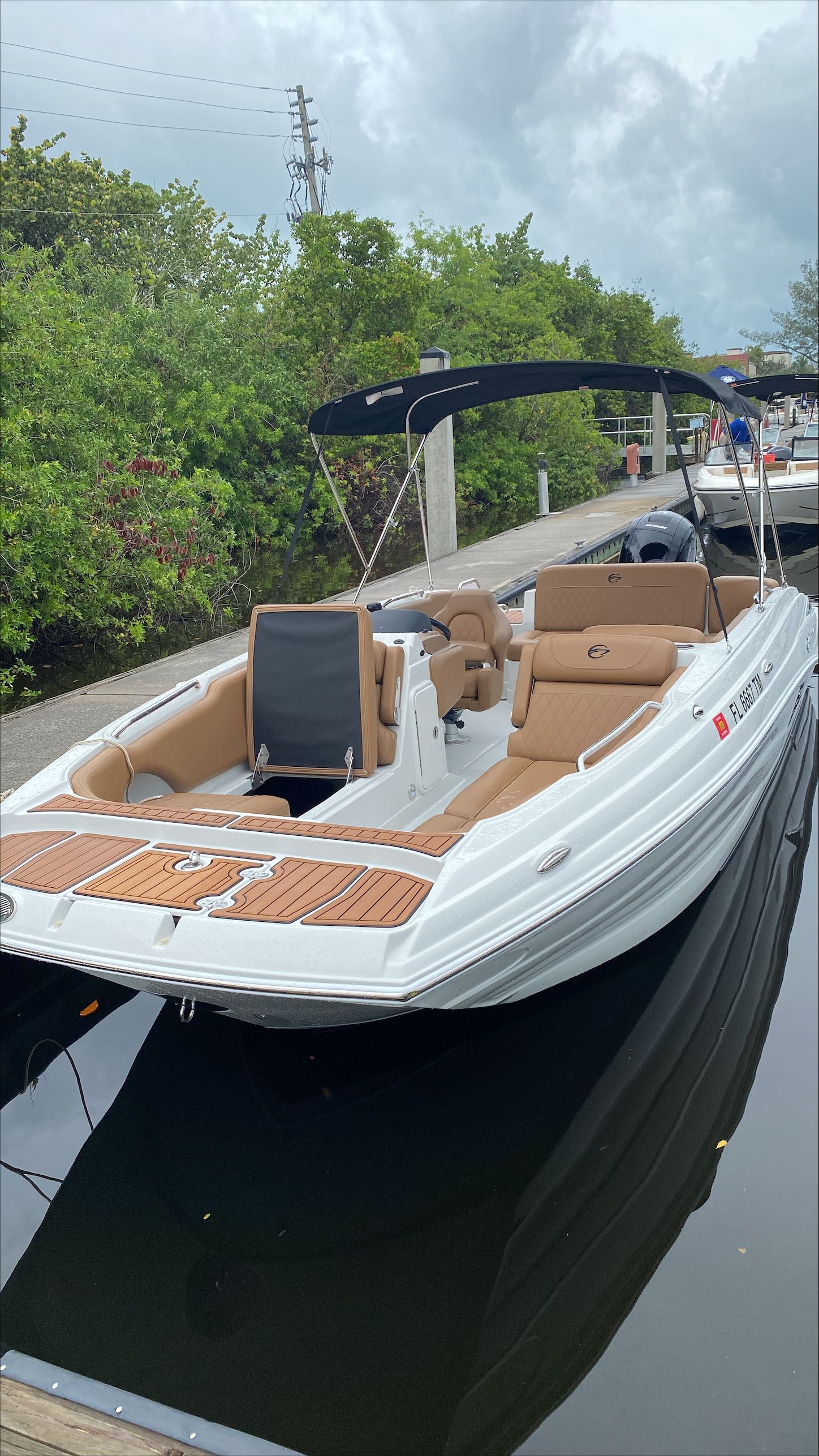 SAS-SEA (CROWNLINE 23' Deck Boat 200 HP - Cruising)