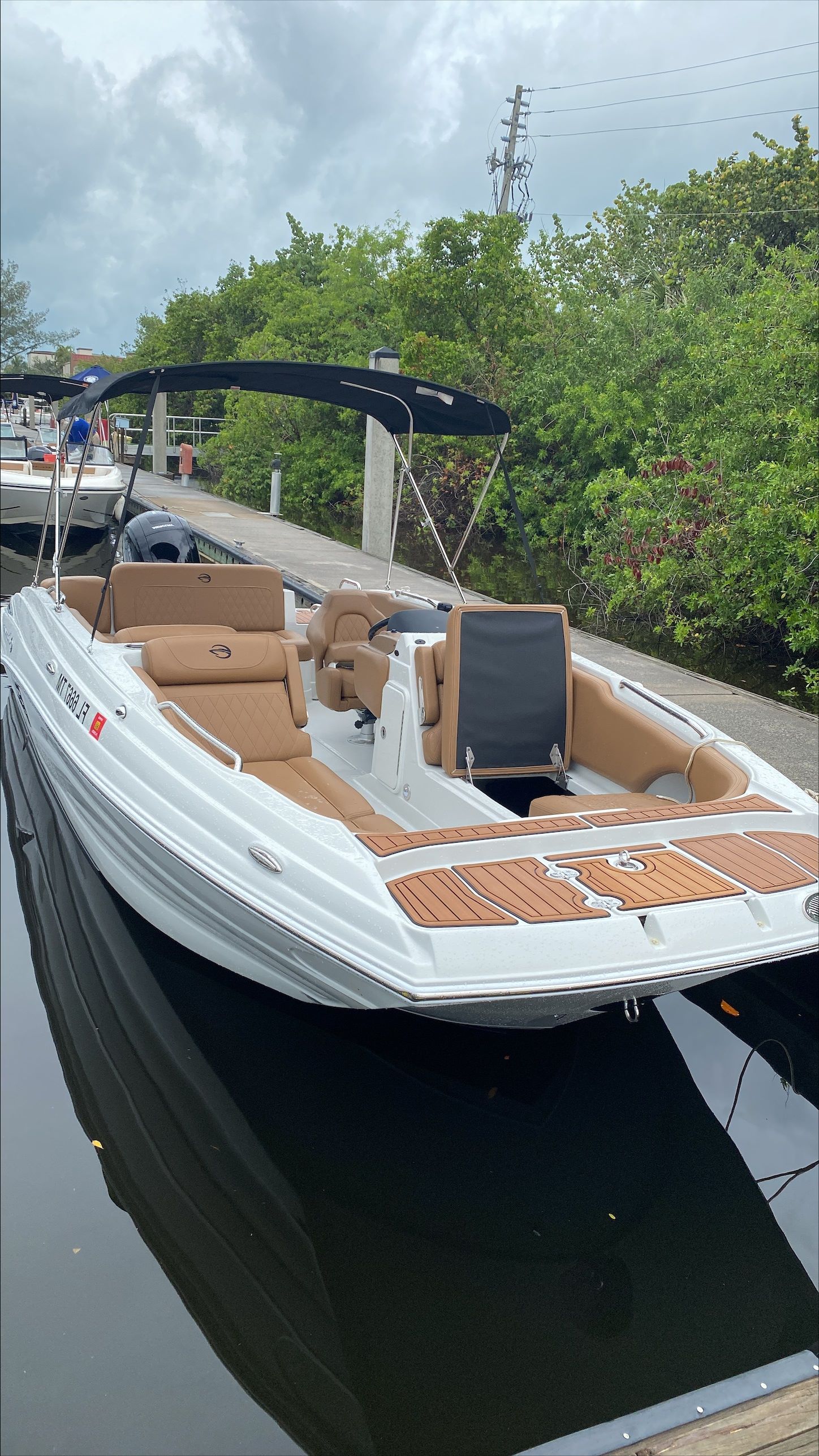 CABO (CROWNLINE 22' Deck Boat 150 HP - Cruising)