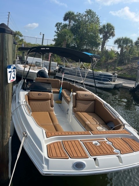 DUSTY (CROWNLINE 22' Deck Boat 150 HP - Cruising)