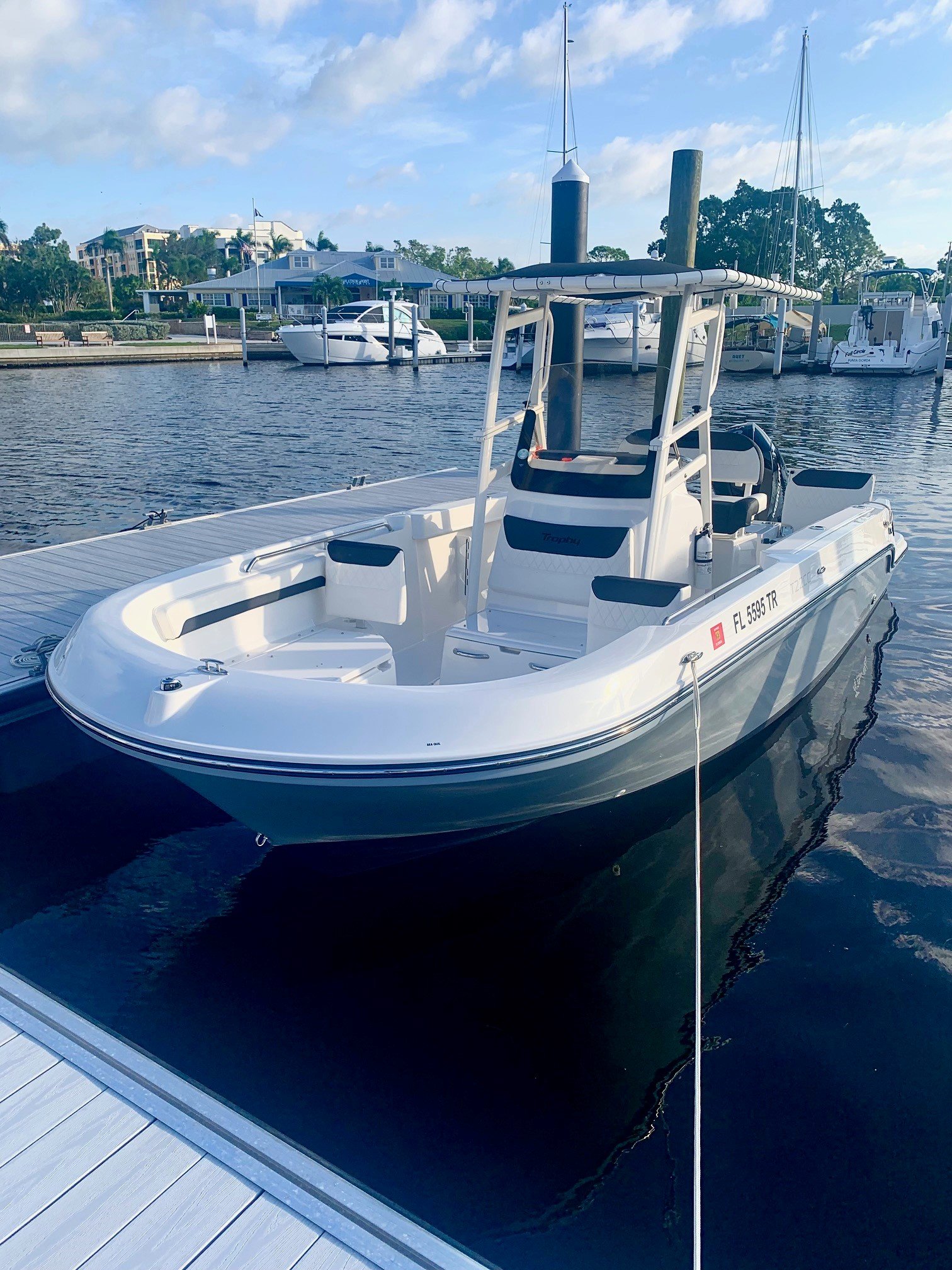 SEA QUILL (22FT Bayliner Trophy Center Console - 150 HP~Fishing)