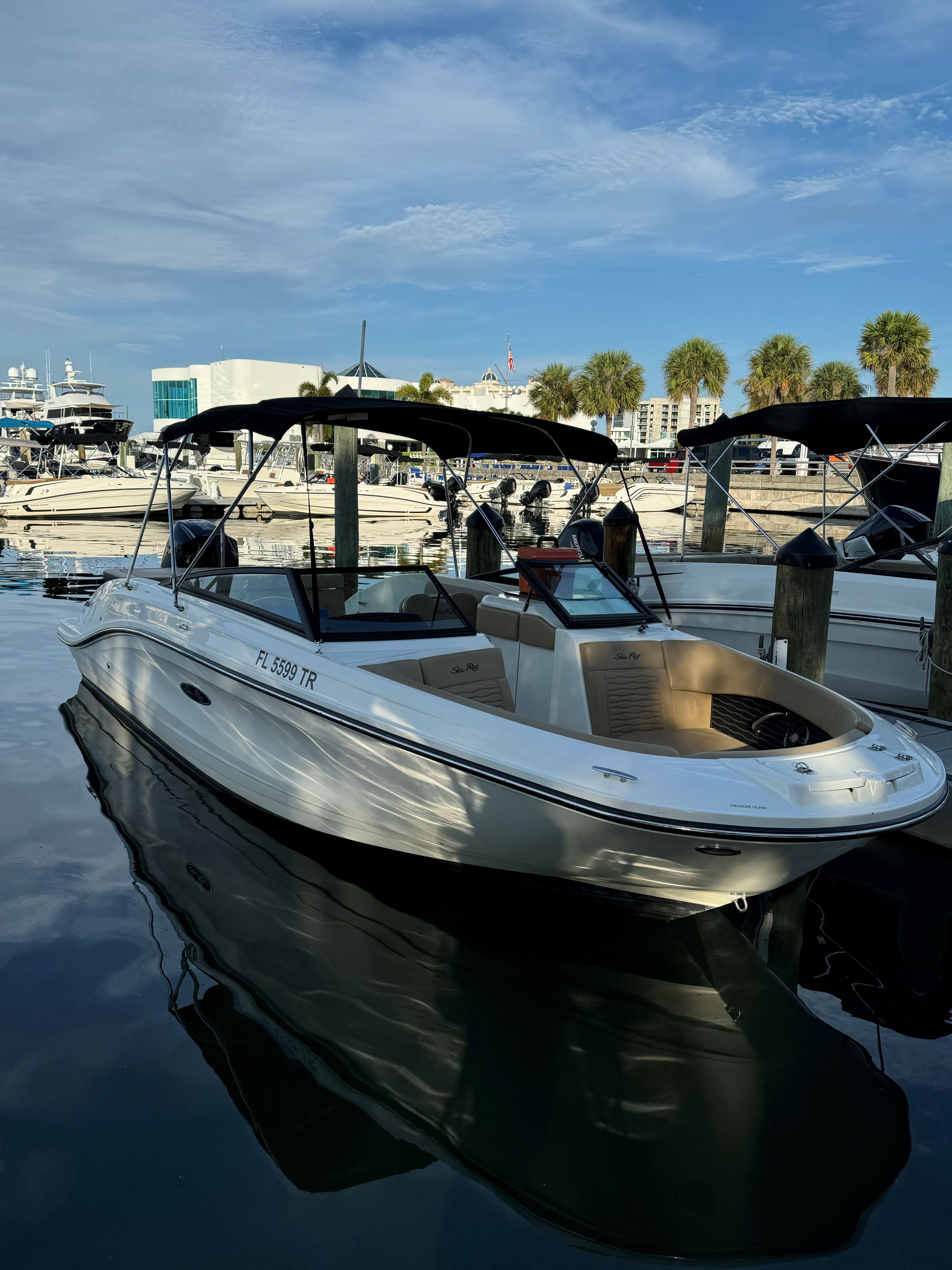 TREASURE ISLAND (23' Sea Ray Bowrider 200 HP - cruising)