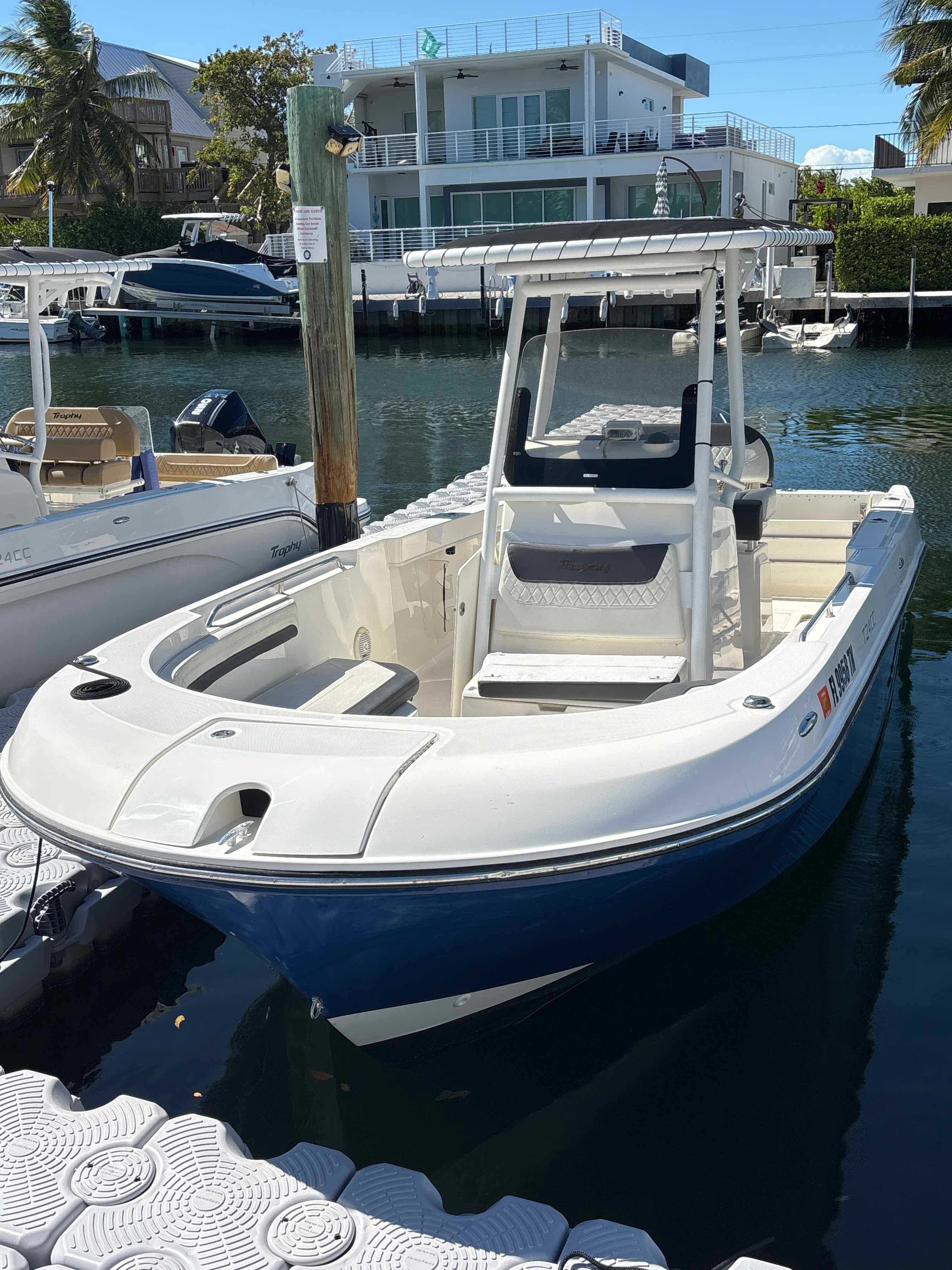 REEL BOWFISH (24' Bayliner Trophy T24 CC 250XXL Mercury)