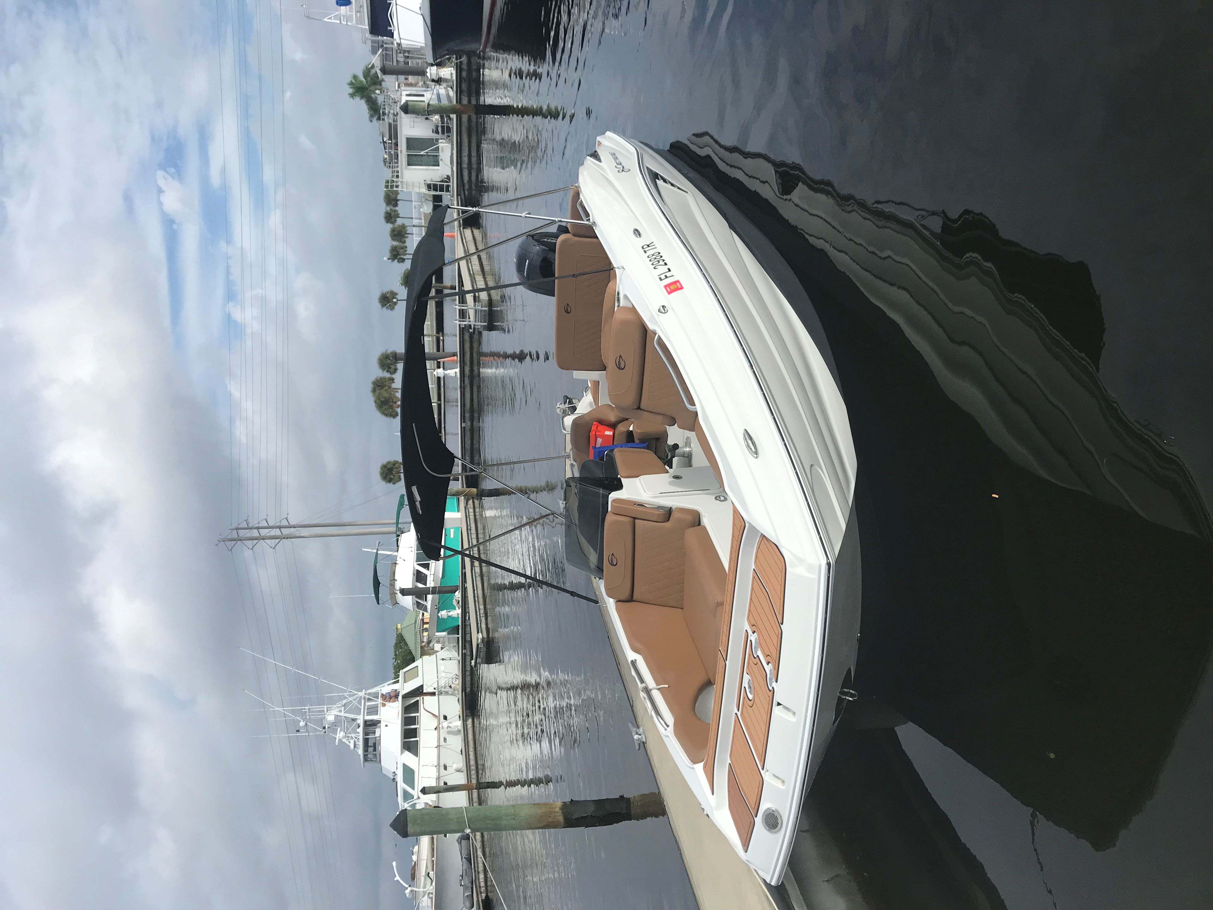WATER WORLD (CROWNLINE 22' Deck Boat 150 HP - Cruising)