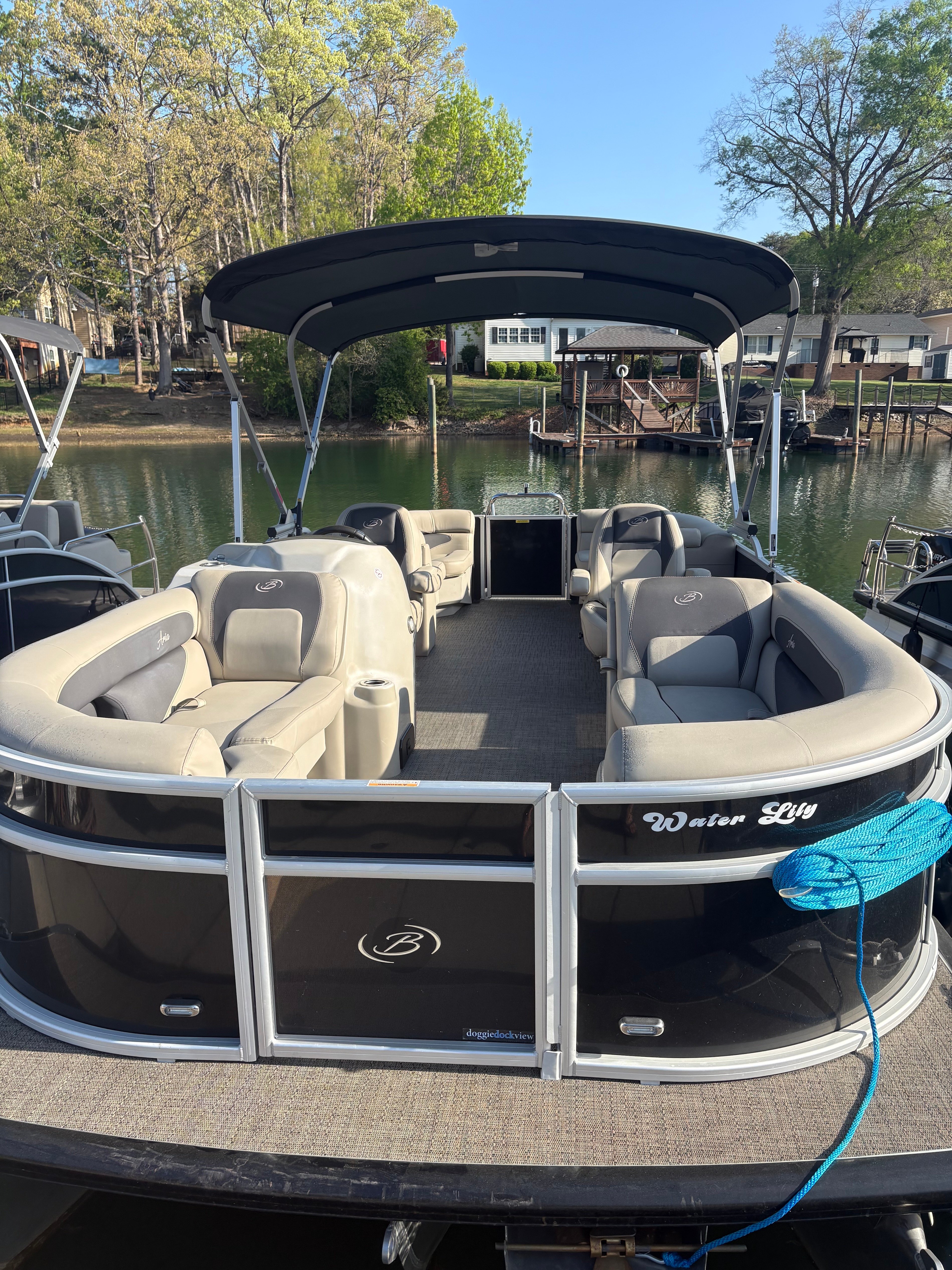 Water Lily [B] | 2024 Barletta Aria A22 Stern Radius