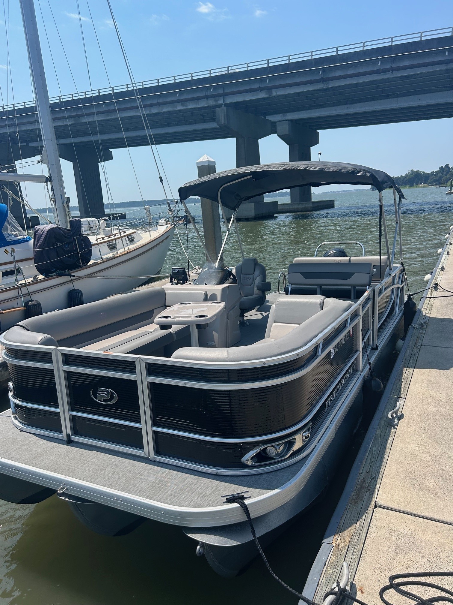 Port Royal 3 (23 FT Tritoon 150 HP - Fishing or Cruising)
