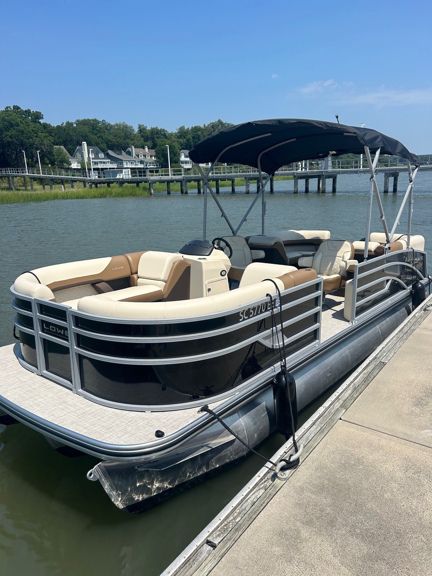 Port Royal 7 (23 FT Tritoon 150 HP)