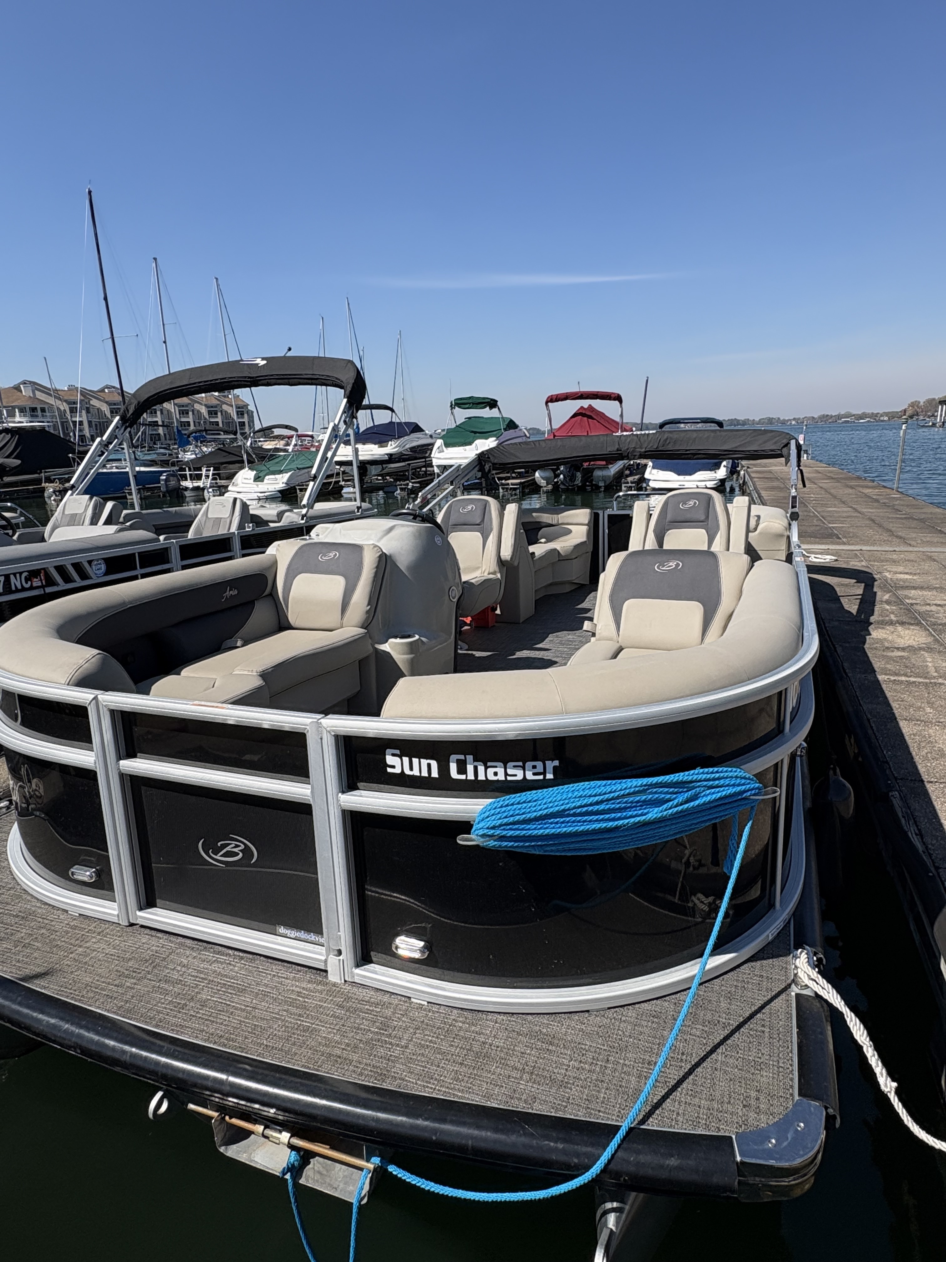 Sun Chaser [A] | 2024 Barletta Aria A22 Stern Radius