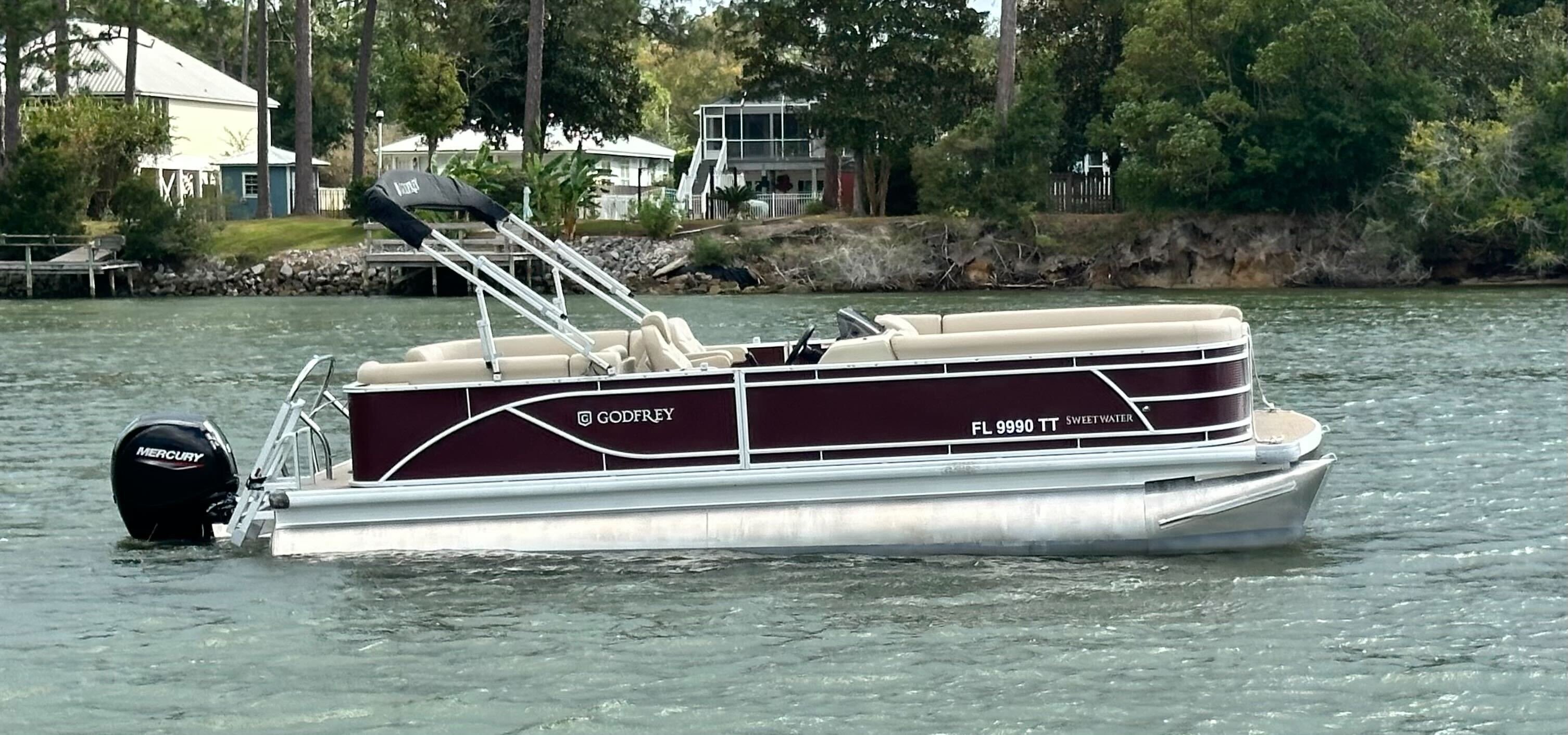 (223) Pontoon Tritoon  (No Fishing-Boat not allowed in Mobile Bay)