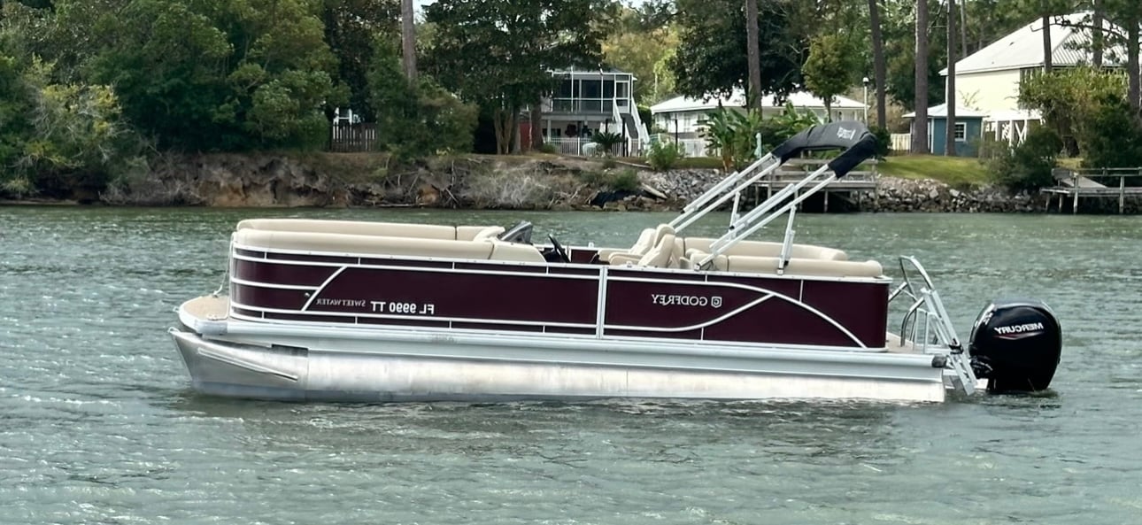 (223) Pontoon Tritoon  (No Fishing-Boat not allowed in Mobile Bay)