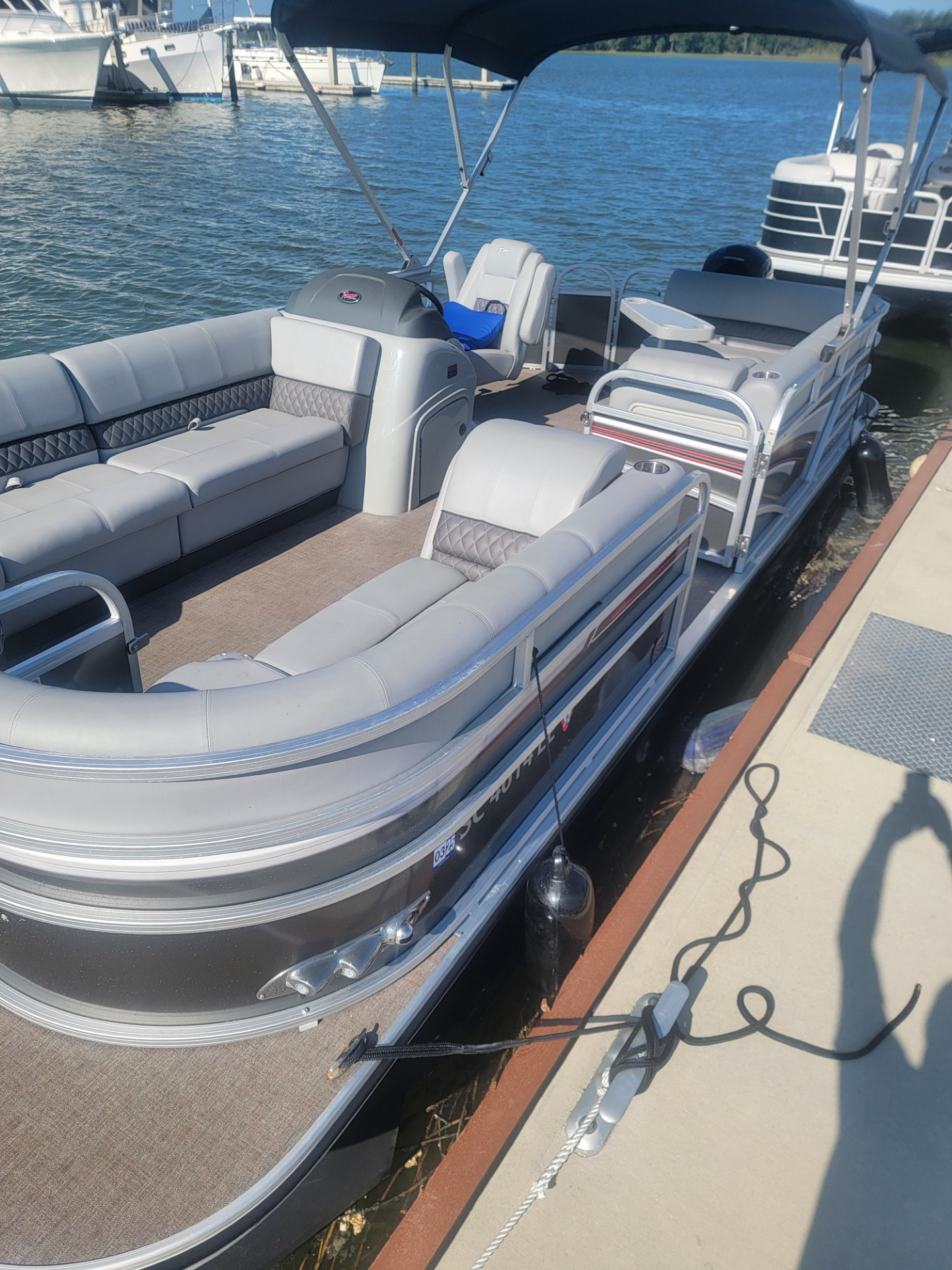 Island Freedom 23 (22 FT Ranger Pontoon)