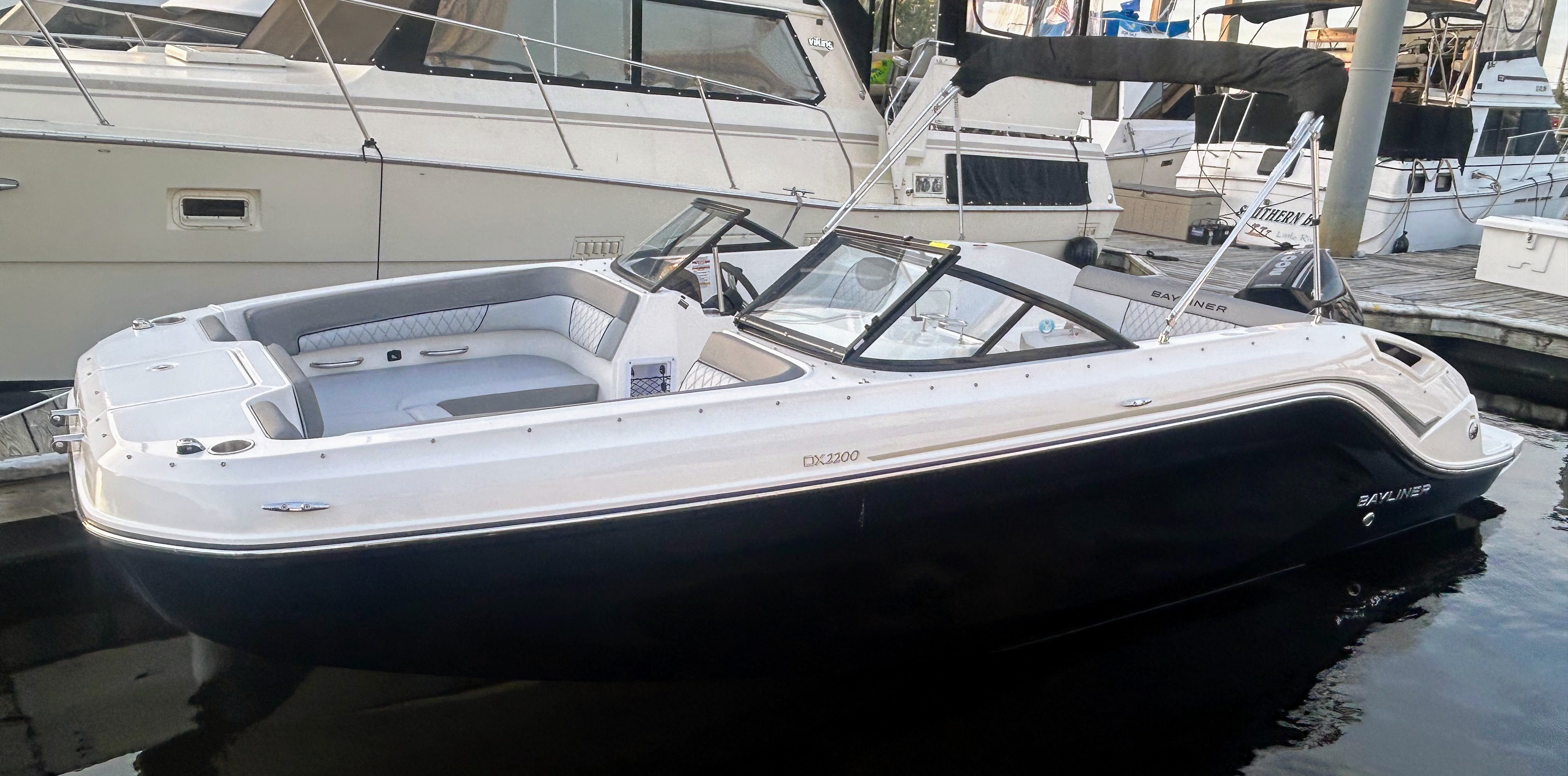 CAPTAIN MARVEL - Bayliner DX2200 - NO FISHING