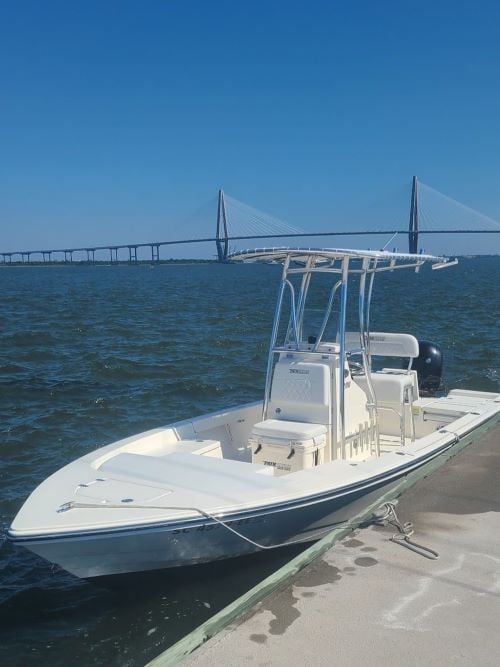 Fish Finder (22FT Center Console Pathfinder 150 HP Fishing)