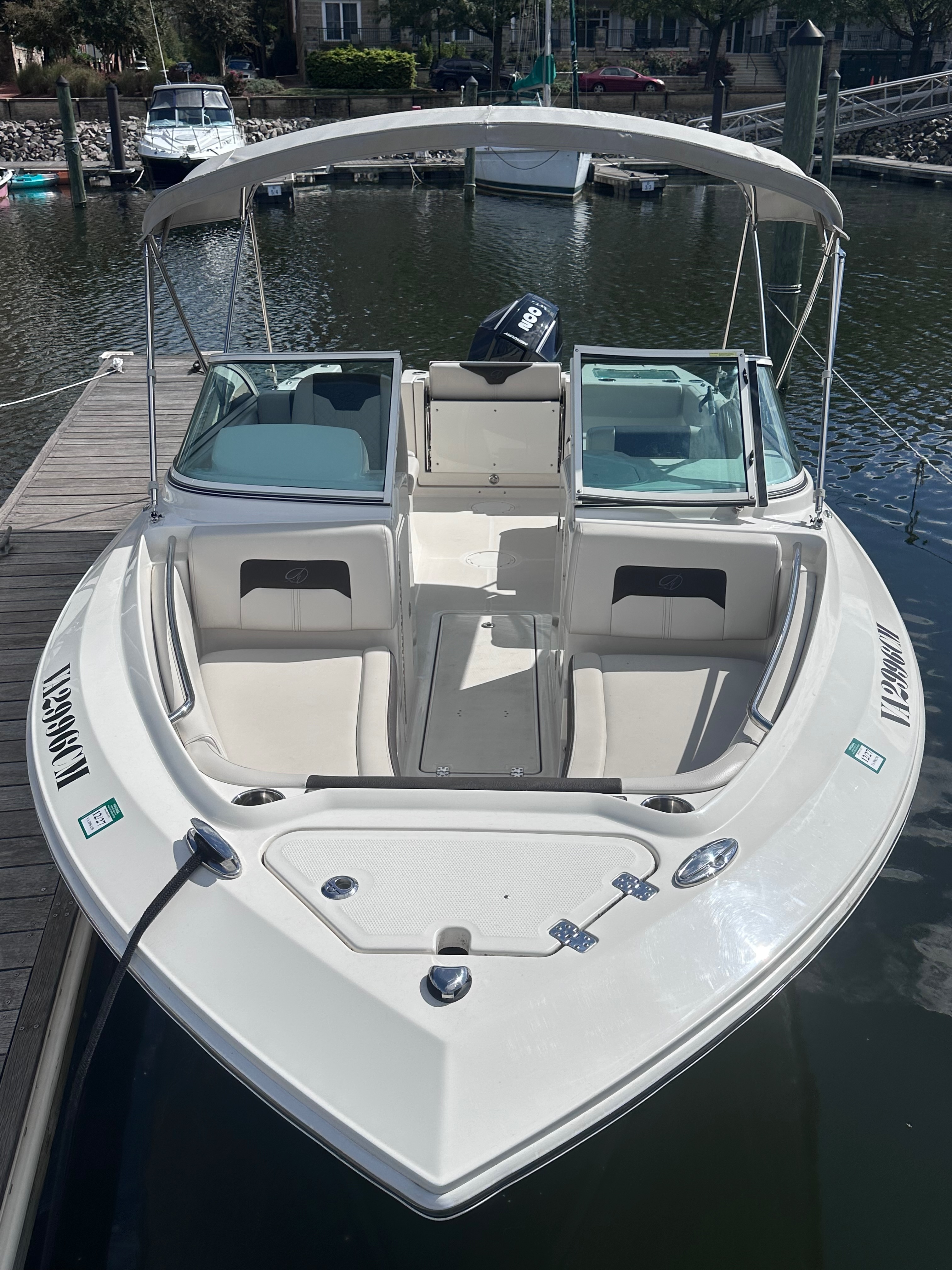 Dual Console 152-Amenity/Need 6 incident free reservations/Float Plan required