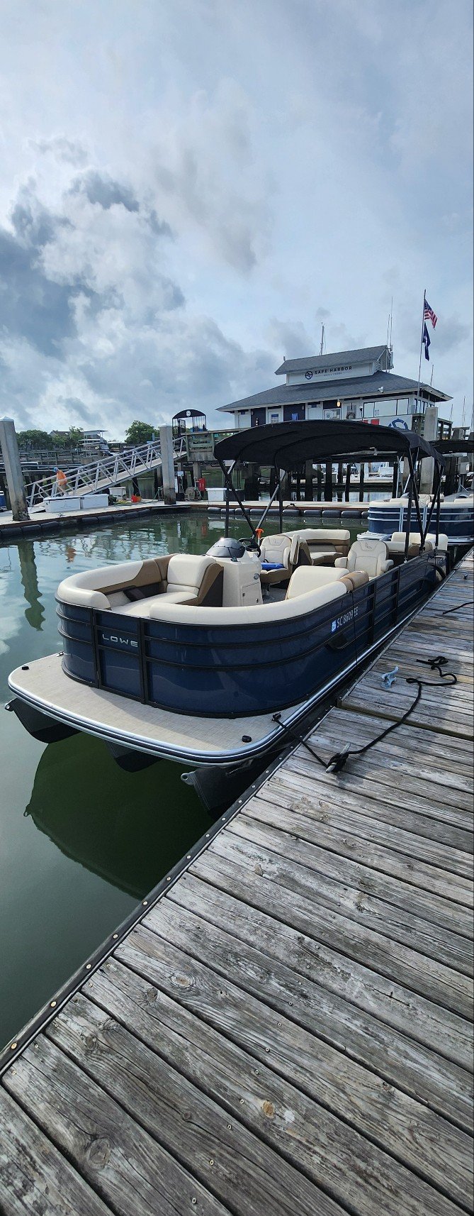 Island Freedom 14 (22' LOWE Tritoon -150HP-Cruising/Fishing)