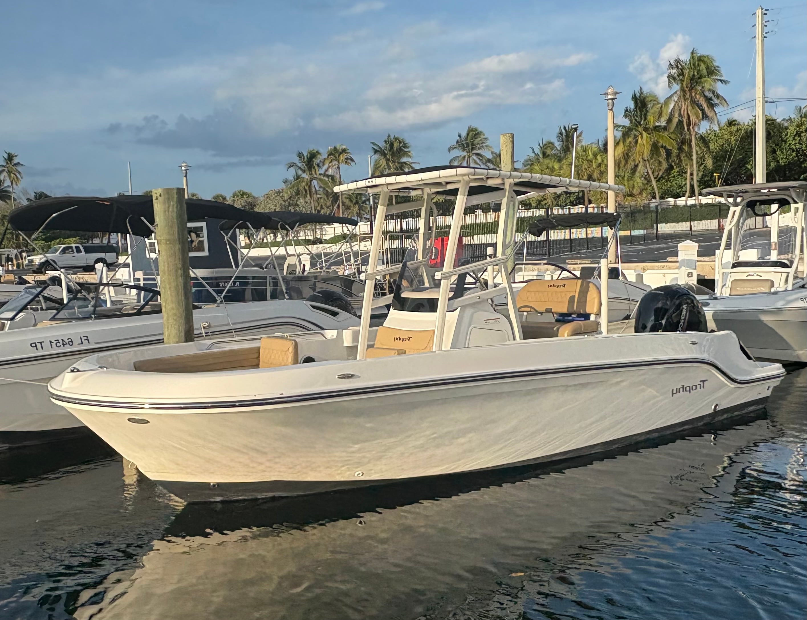 FLOATING PARADISE (22FT Bayliner Trophy 22 Center Console-150HP~Fishing Inshore)
