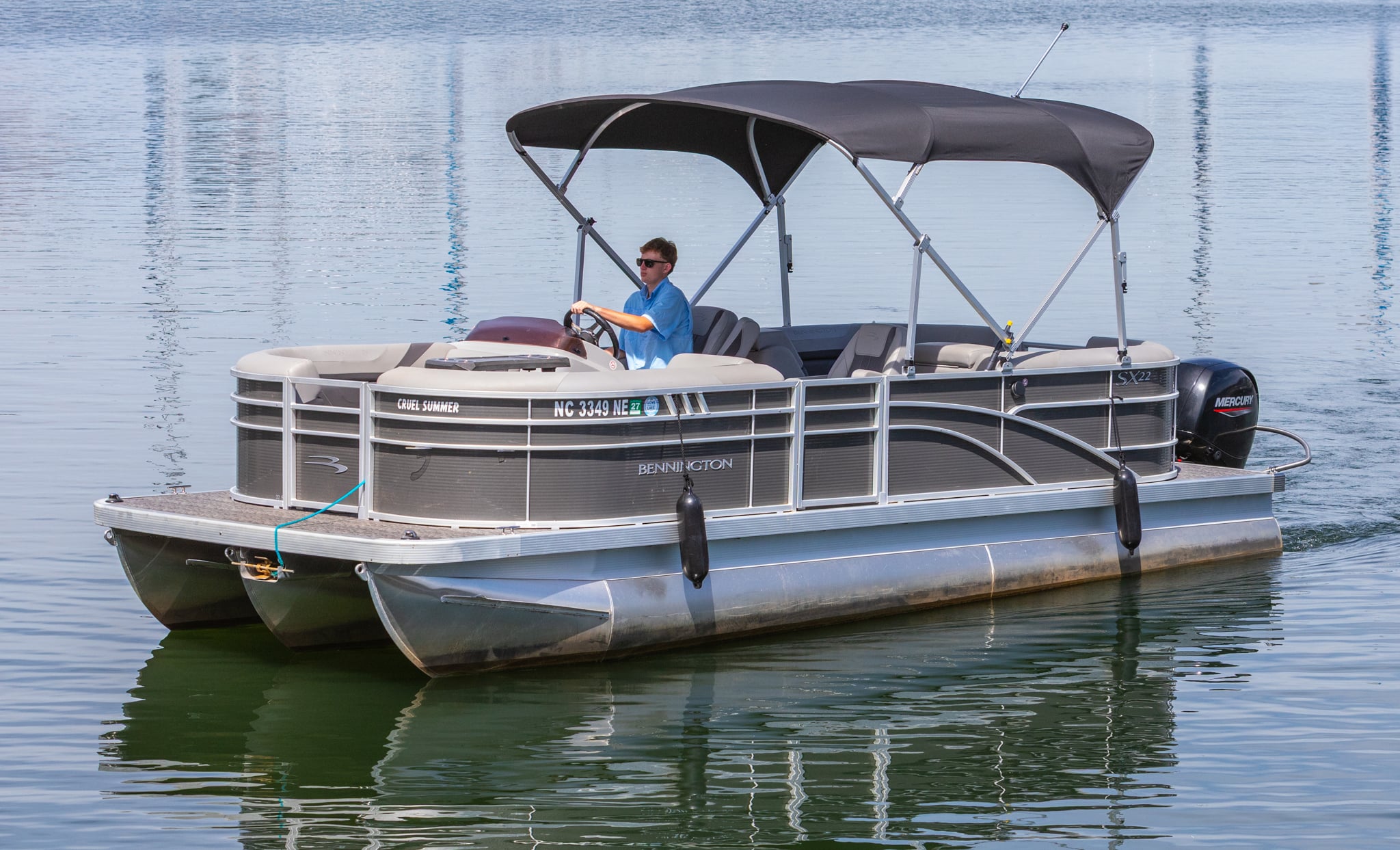 Cruel Summer [B] | 2025 Bennington 22SX Stern Radius