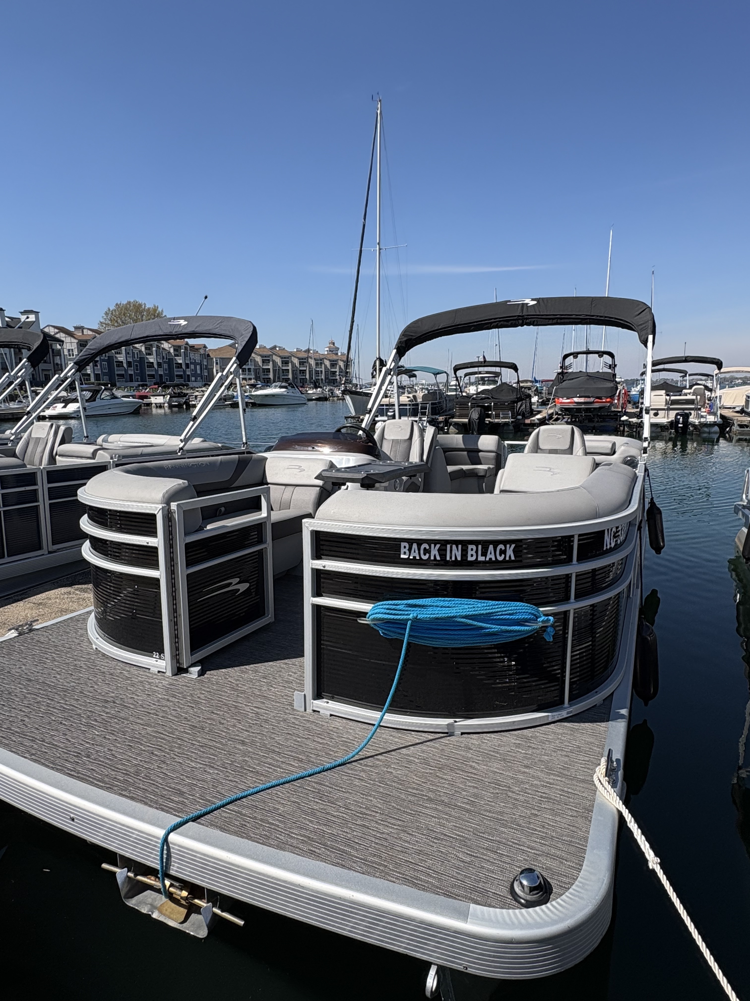 Back In Black [B] | 2024 Bennington 22SX Stern Radius