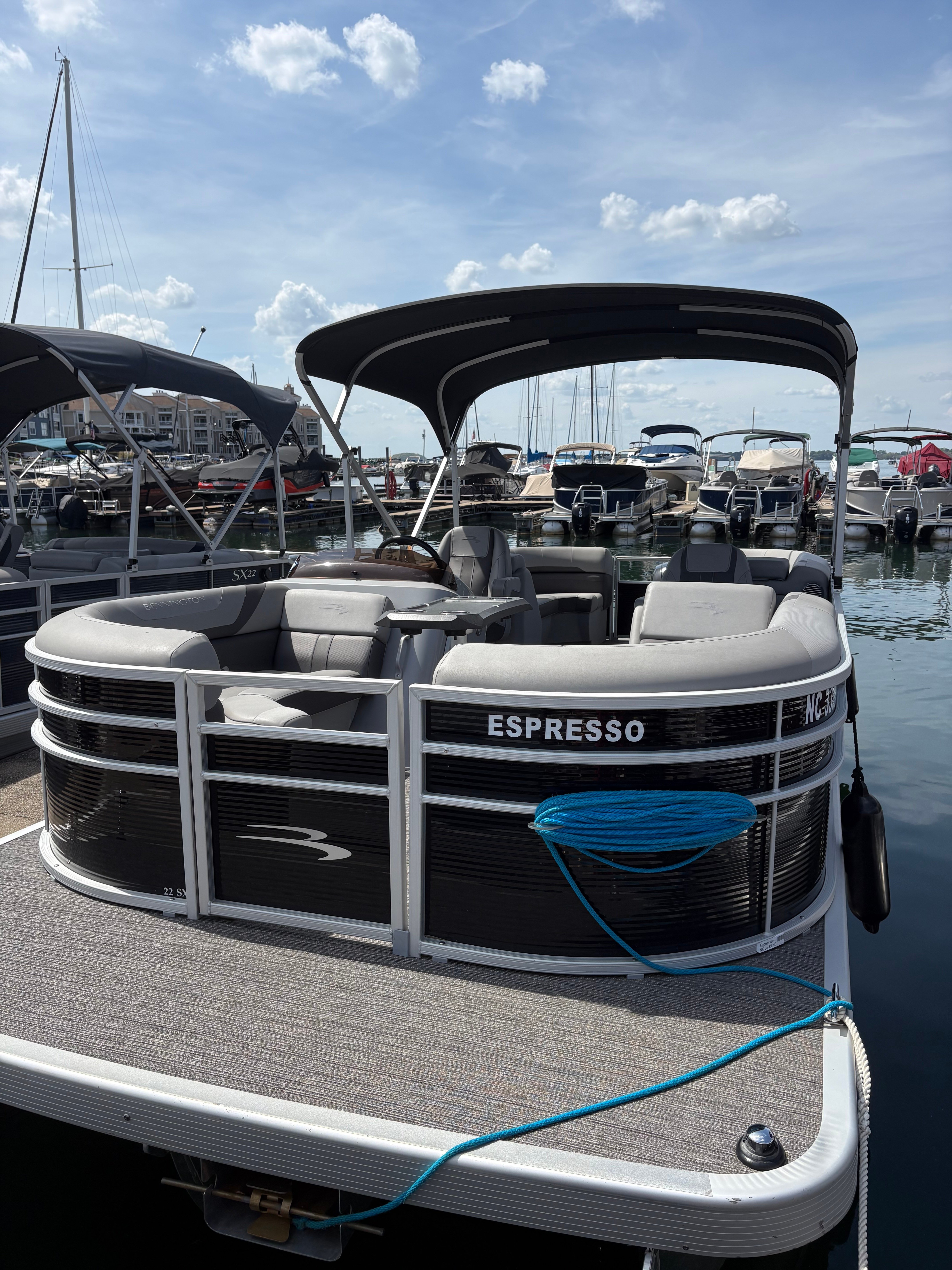 Espresso [B] | 2025 Bennington 22SX Stern Radius