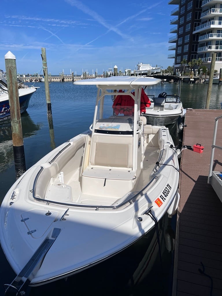 GLEN WESLEY(23' Boston Whaler 230 Outrage 250HP Center Console-Cruising/Fishing)