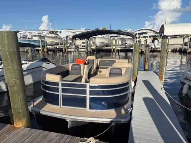 Fins And Family (23' Harris Tri-toon 150 HP - Fishing/Cruising)
