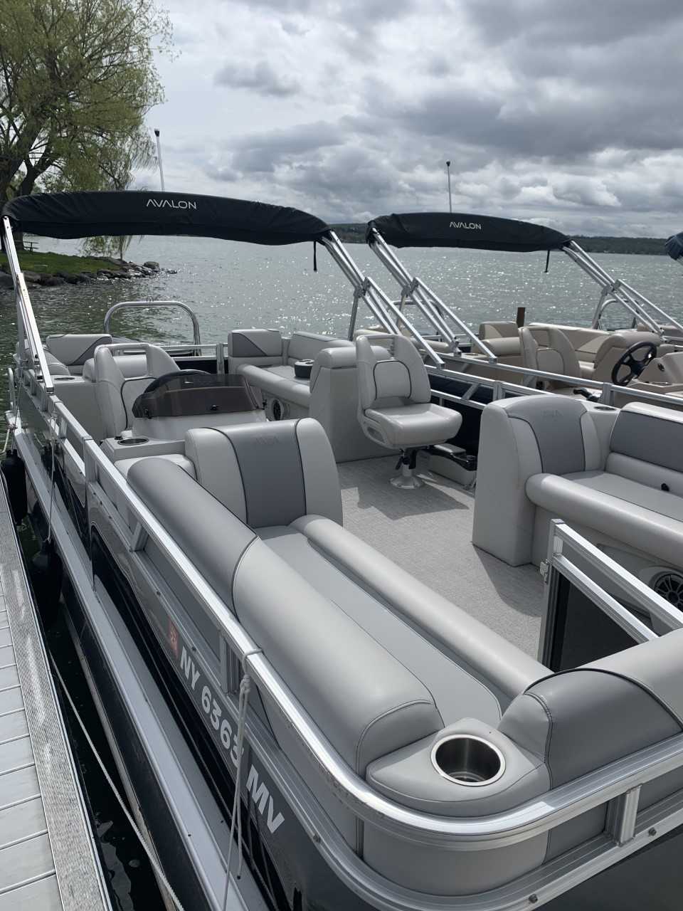 NY 6363 MV - Round Up - Avalon Tritoon * Wheelchair Accessible*