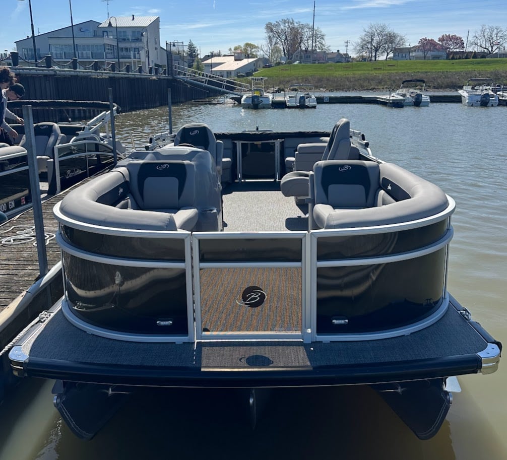 22' Tritoon - 1041 - No Fishing
