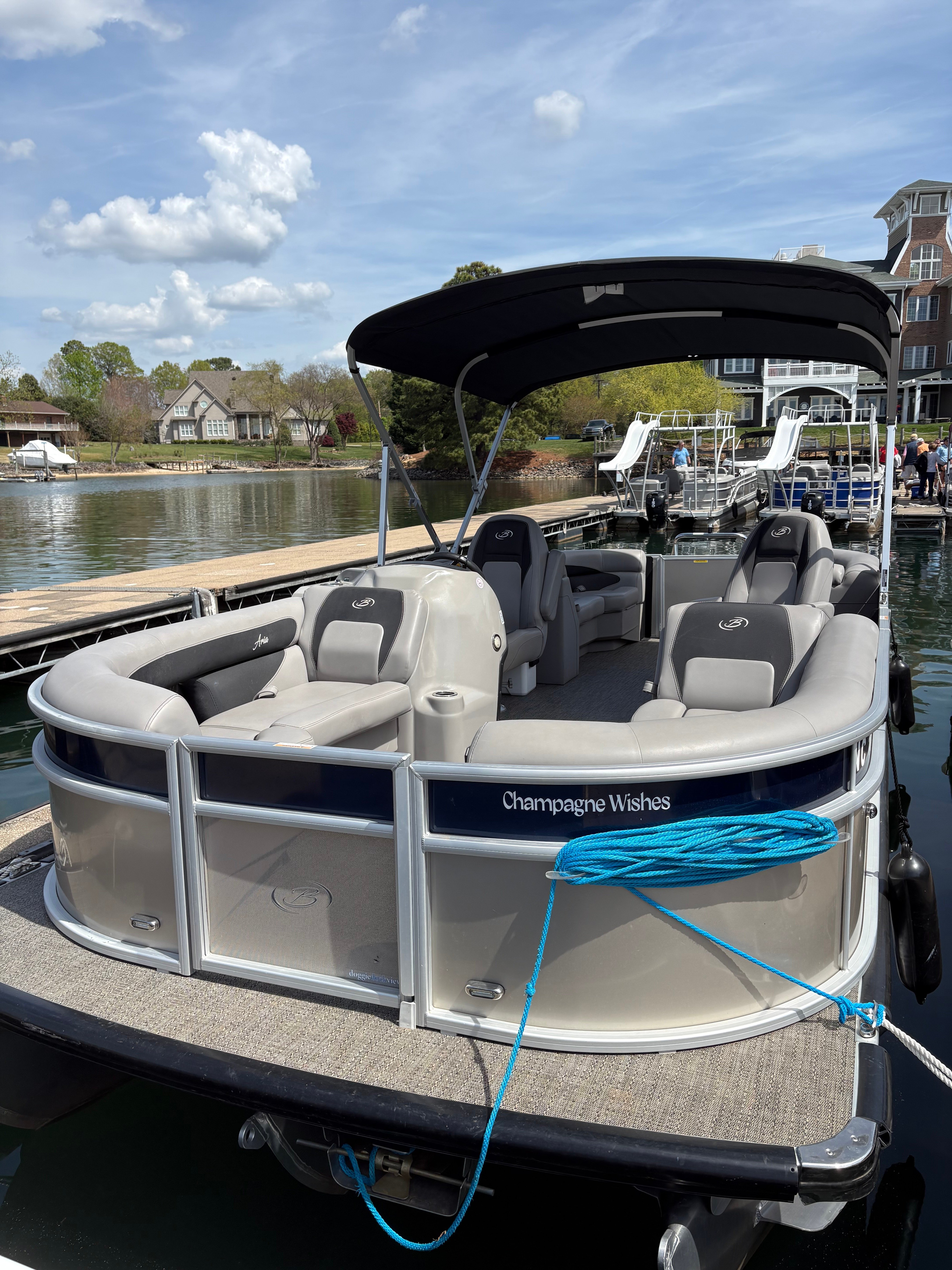 Champagne Wishes [A] | 2025 Barletta Aria A22 Stern Radius