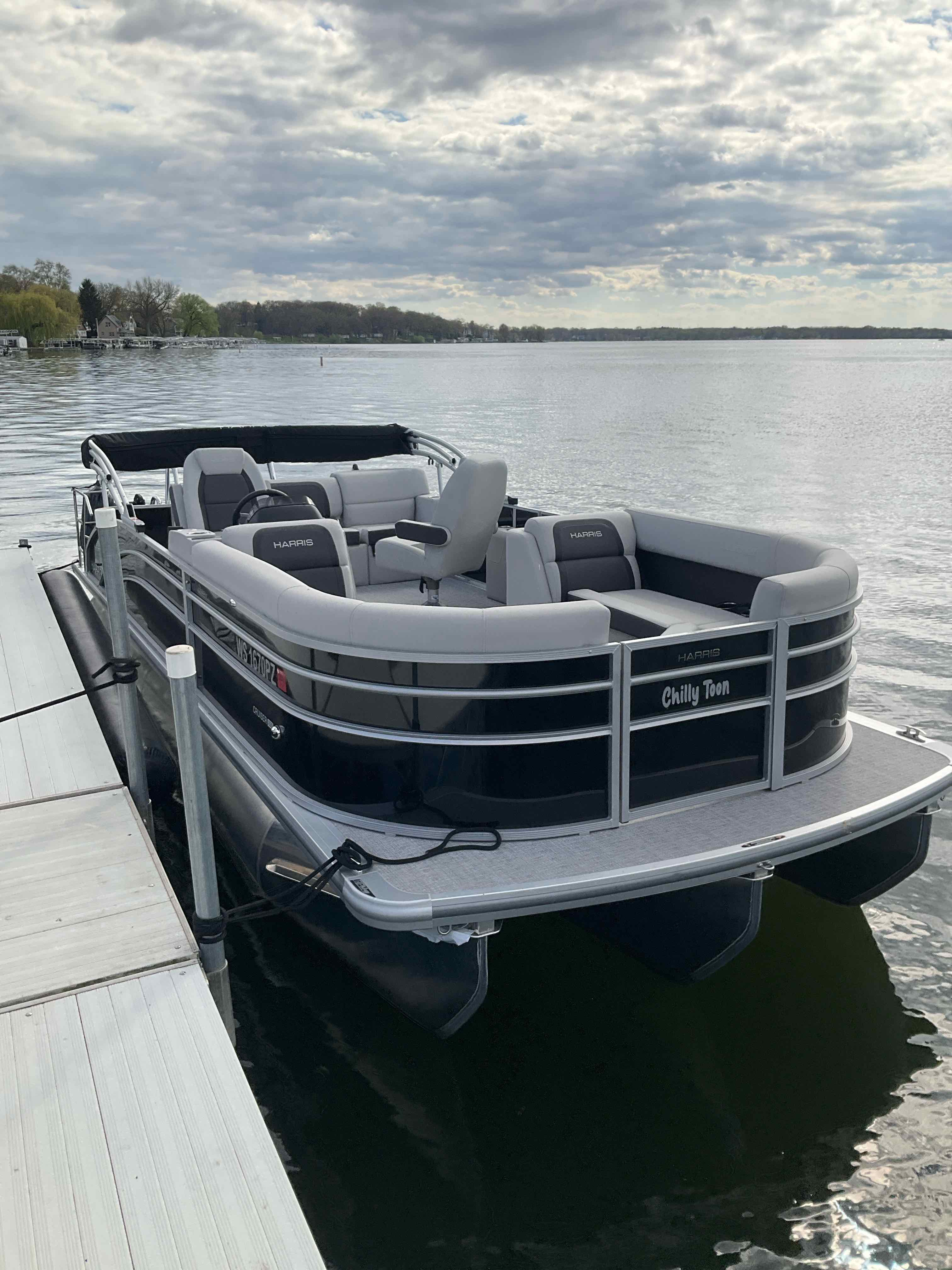 CHILLY TOON (23' Harris 2025 Tritoon 150 HP Cruising only No Fishing