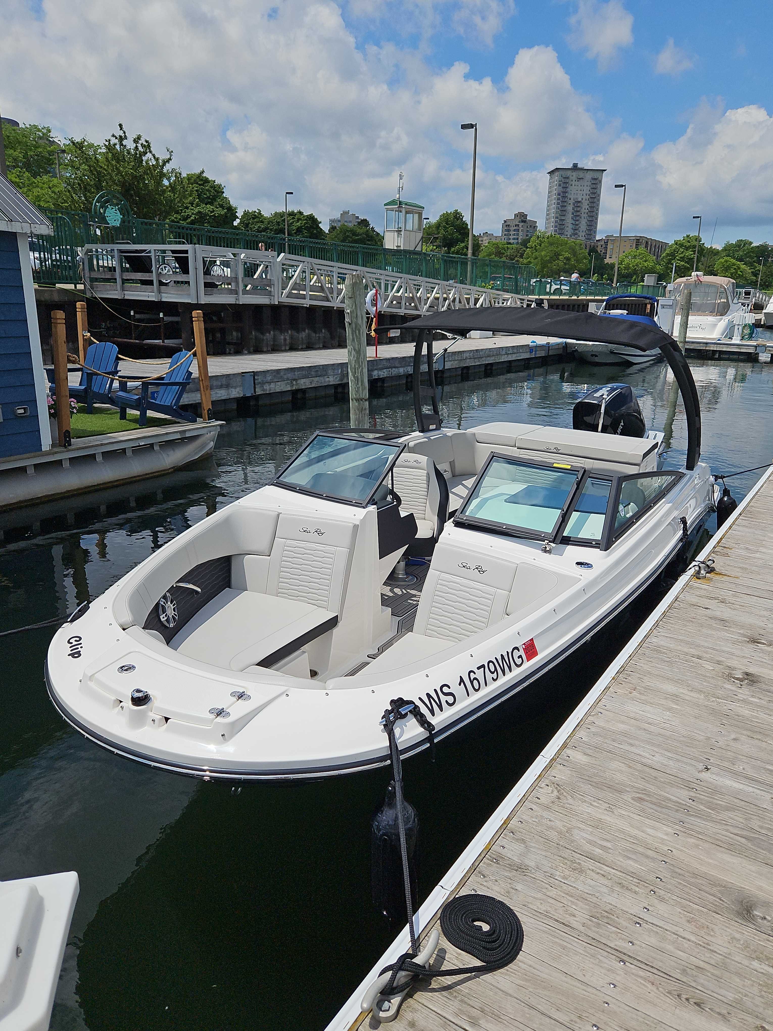 CLIP (2025 Sea Ray Bowrider 200 HP)