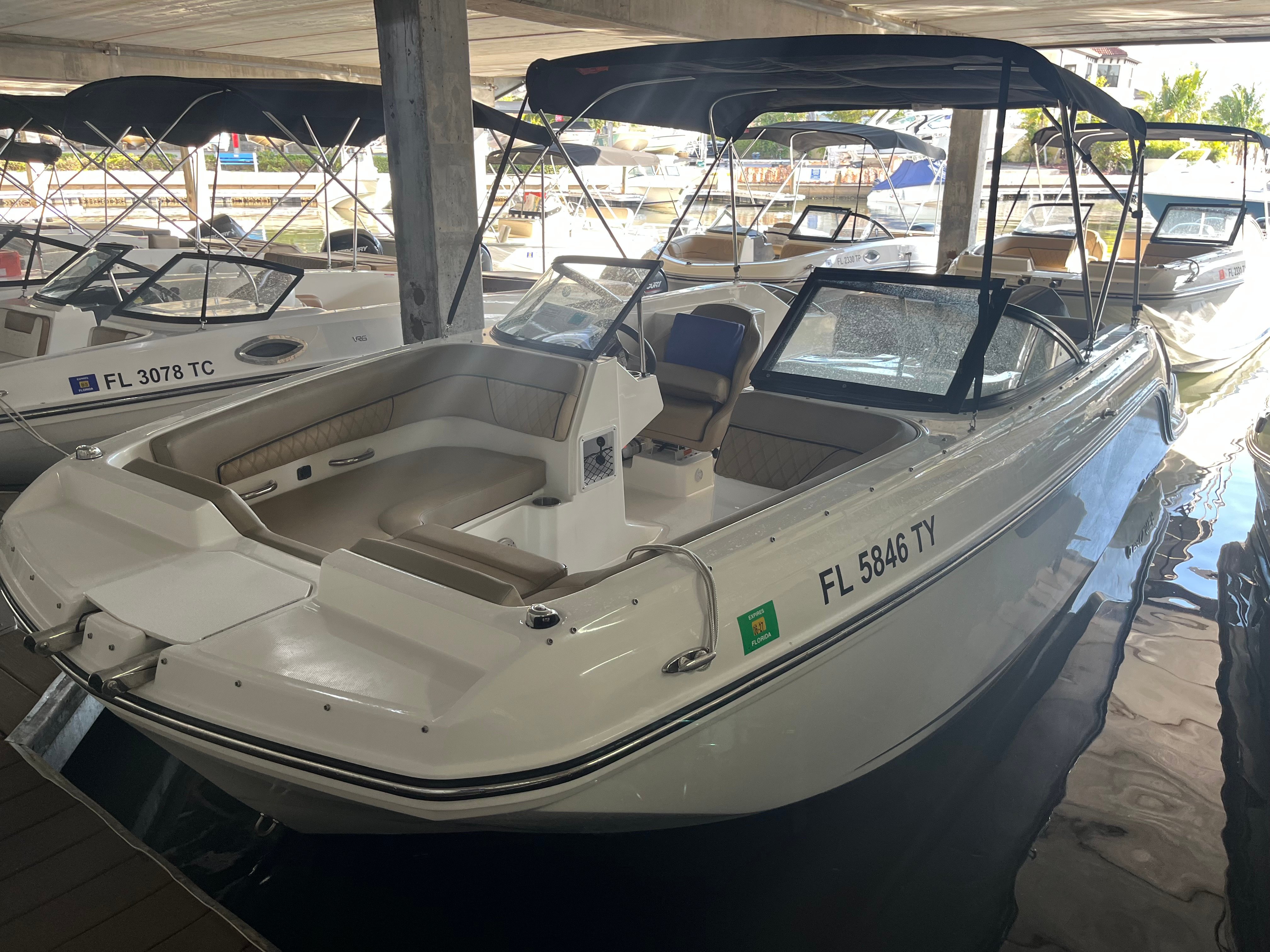CRACKER JACK (Bayliner 22' Deck Boat 200 HP - Cruising)