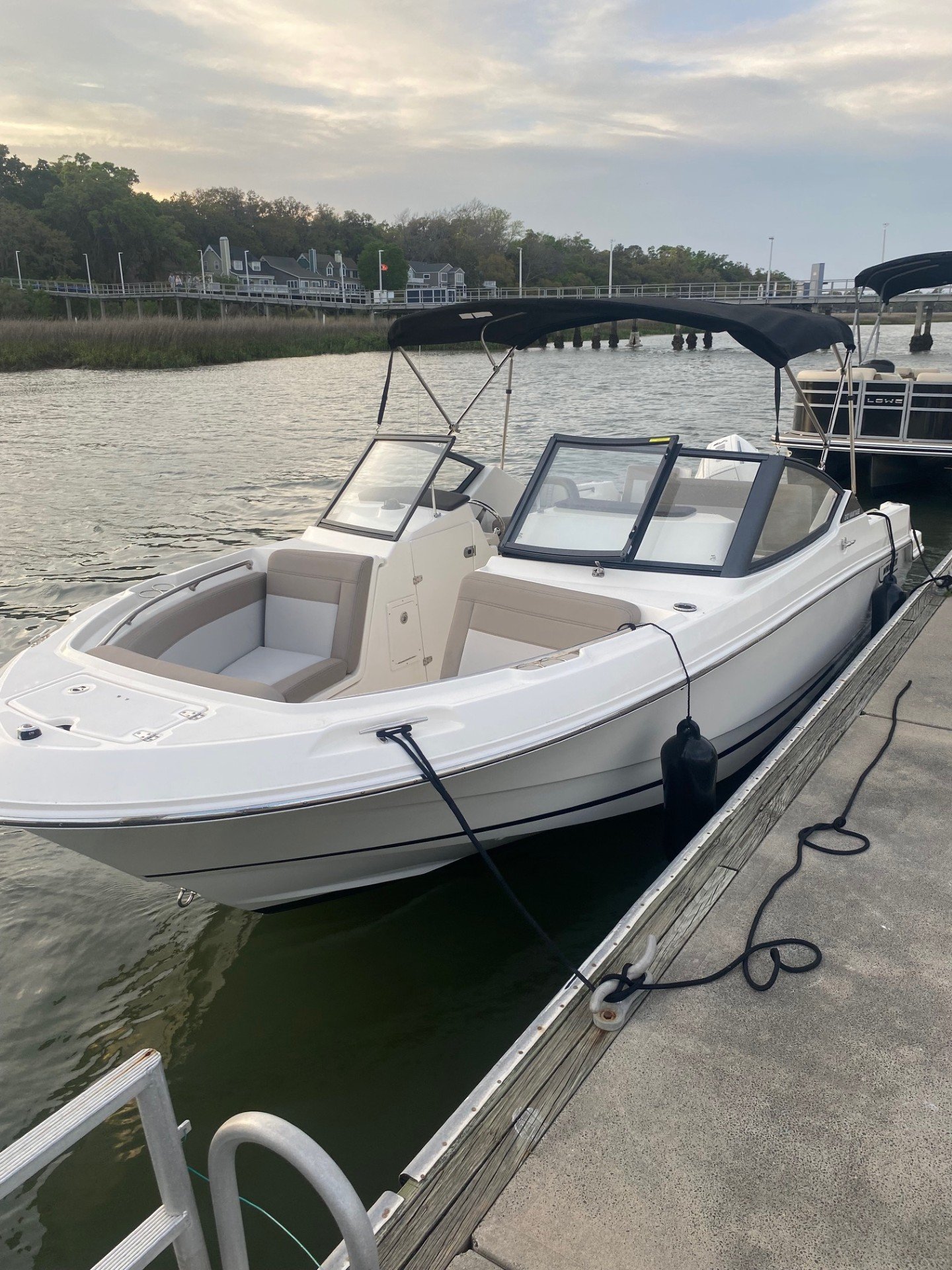 Port Royal 9 (21' Boston Whaler 225HP Dual Console-Cruising/Fishing)