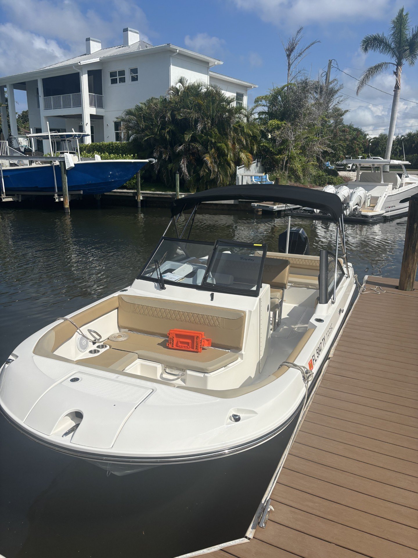 MISS TAKEN (22' Bayliner Trophy T22SC 200HP Dual Console-Cruising/Fishing)