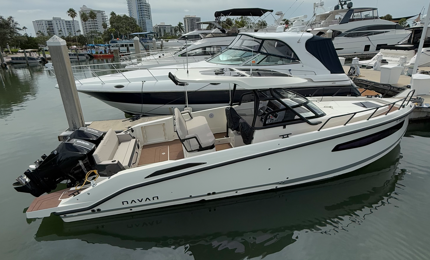 OCEAN SUITE (Elite 30' NAVAN S30 Cruising Only)