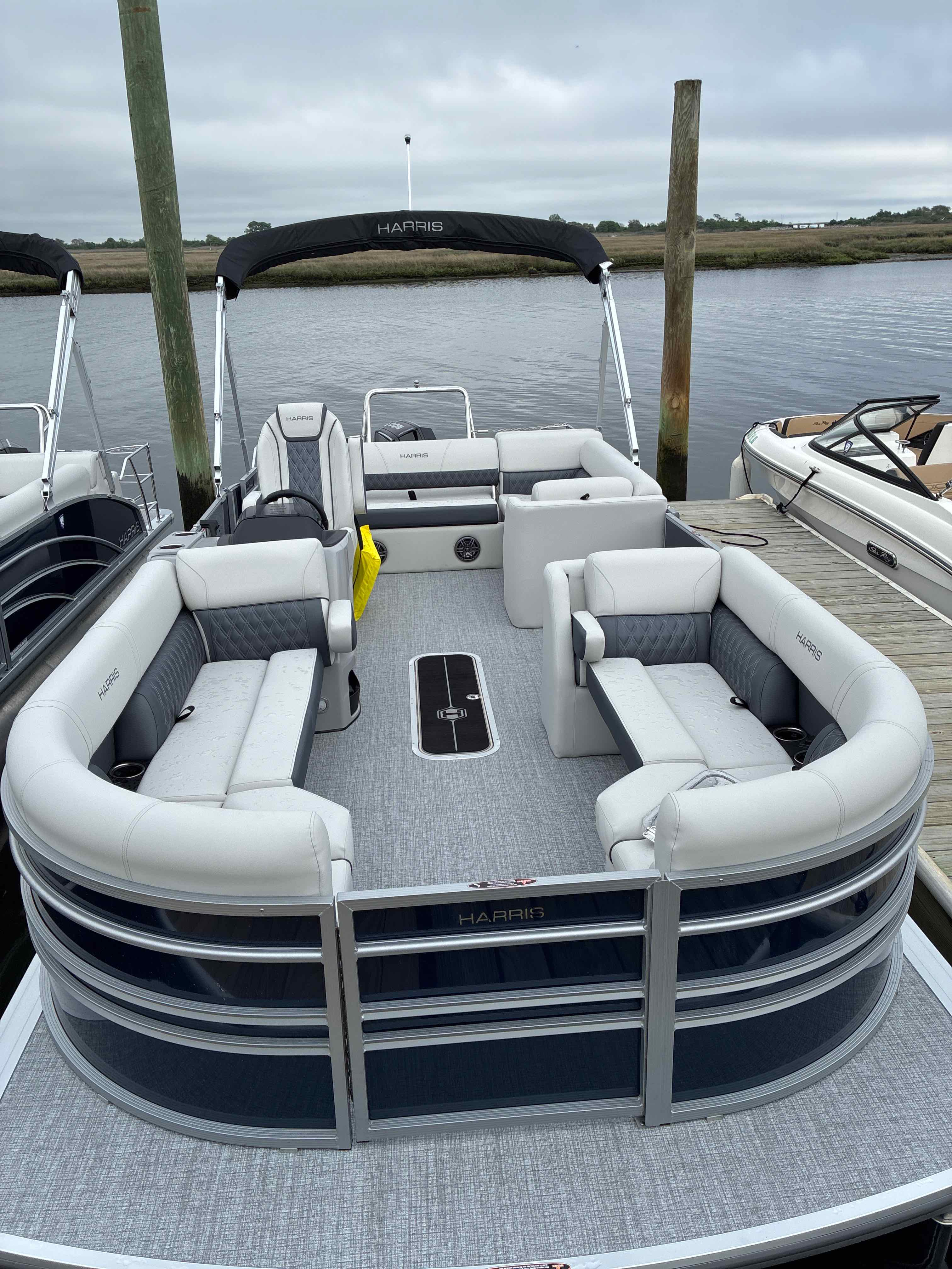 LARGE MARGE (23' Harris Tri-toon 150 HP - Fishing/Cruising)