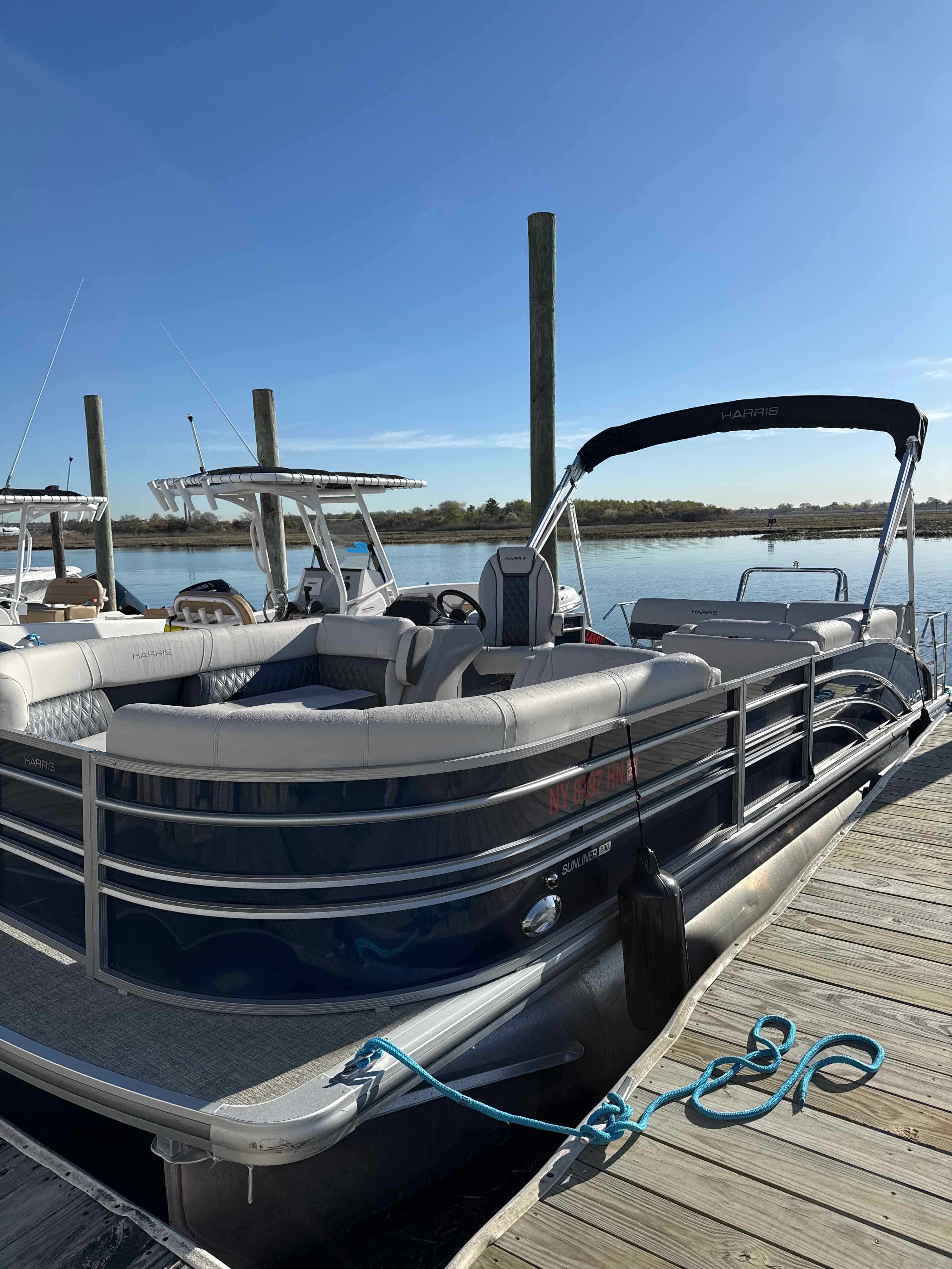 LARGE MARGE (23' Harris Tri-toon 150 HP - Cruising Only)